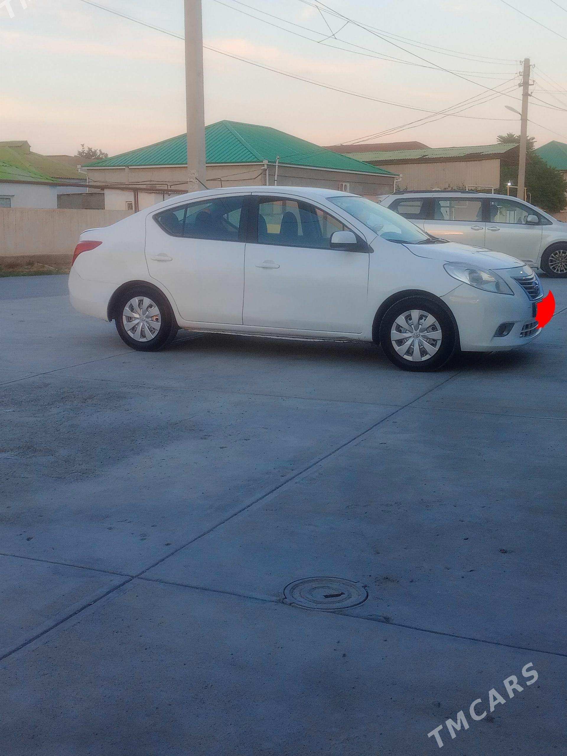 Nissan Versa 2011 - 125 000 TMT - Ашхабад - img 1