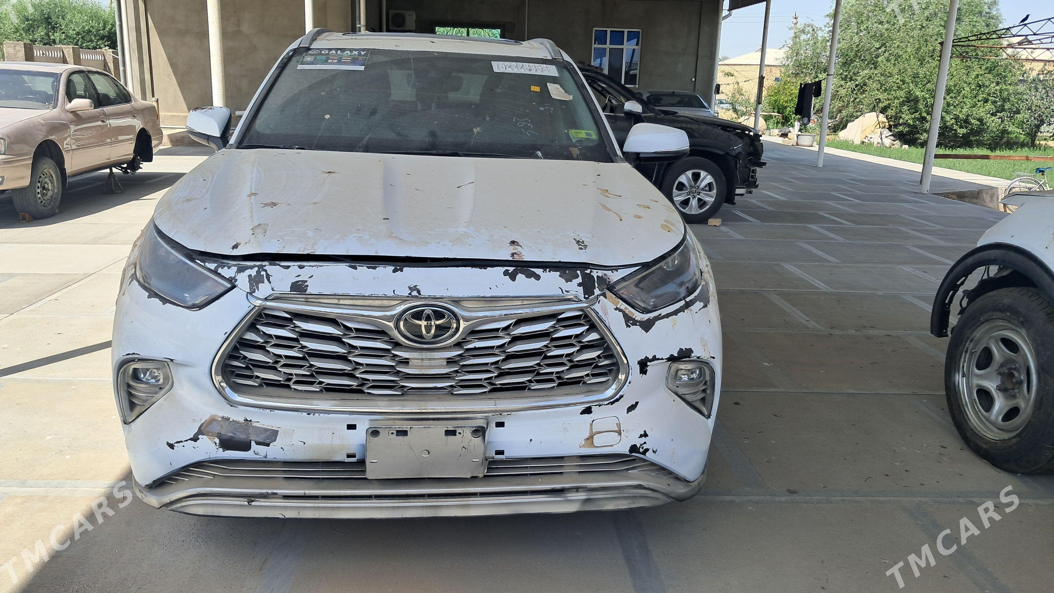Toyota Highlander 2022 - 490 000 TMT - Мургап - img 1