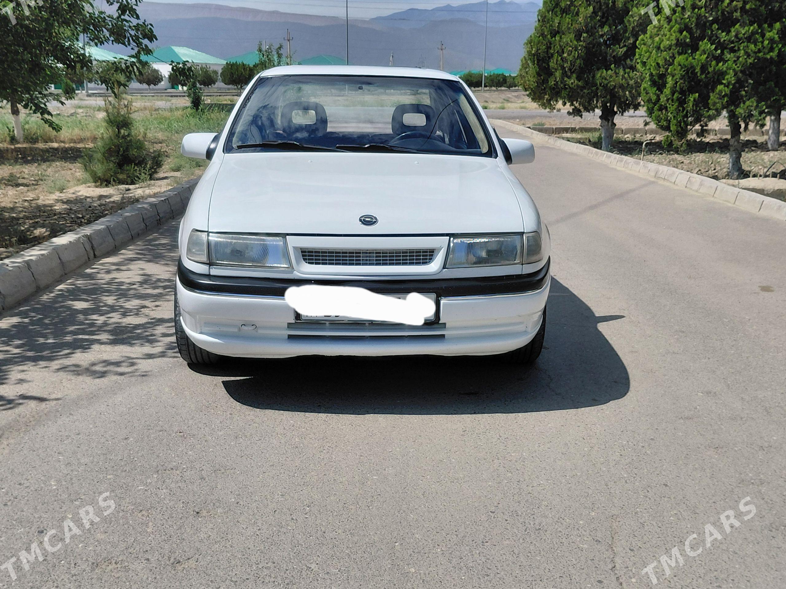 Opel Vectra 1990 - 47 000 TMT - Bäherden - img 1