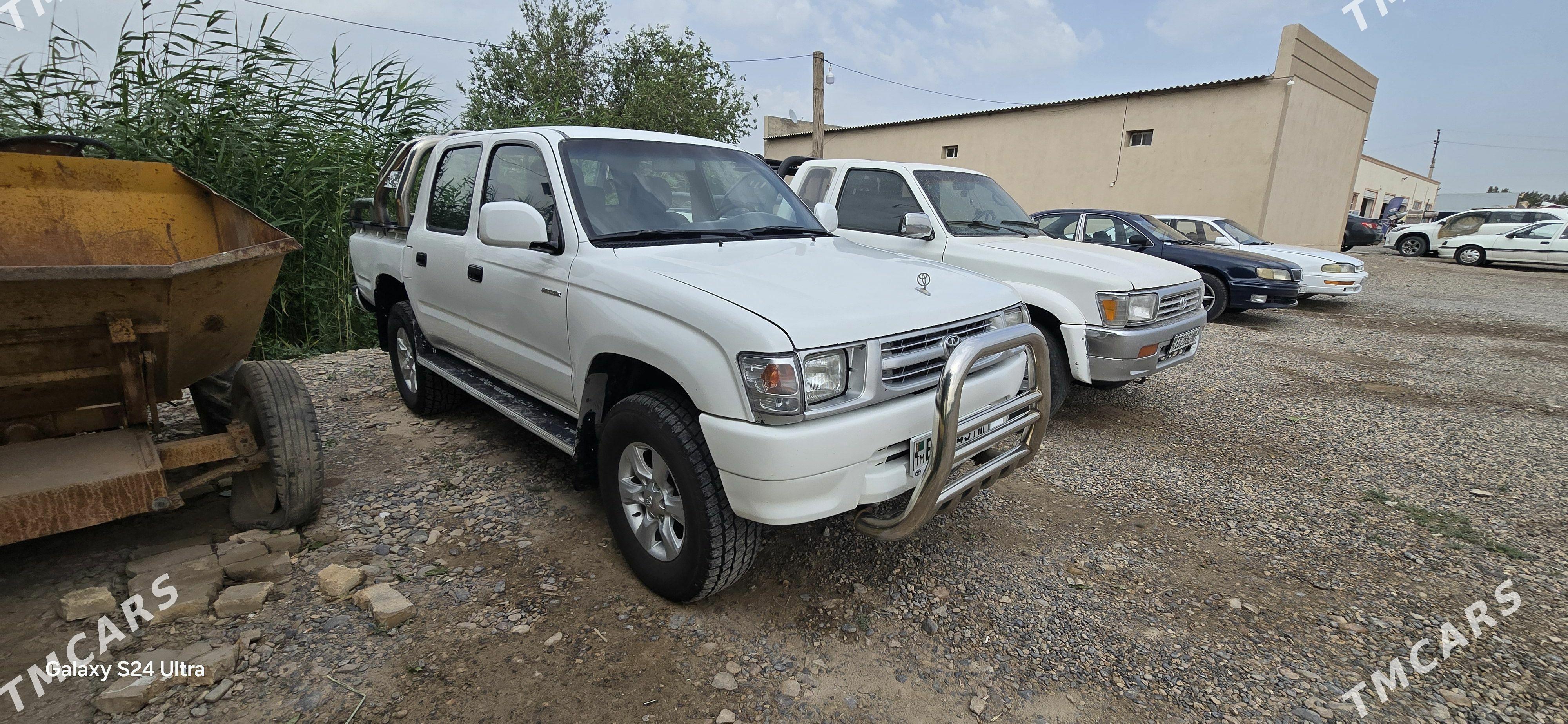 Toyota Hilux 2000 - 135 000 TMT - Мары - img 1