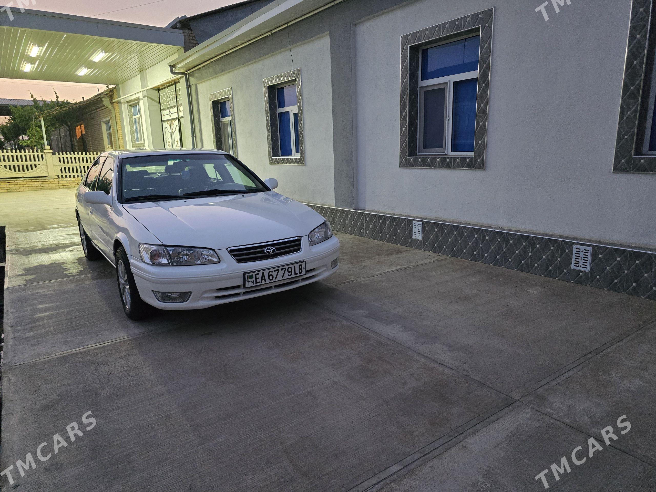 Toyota Camry 2001 - 170 000 TMT - Kerki - img 1