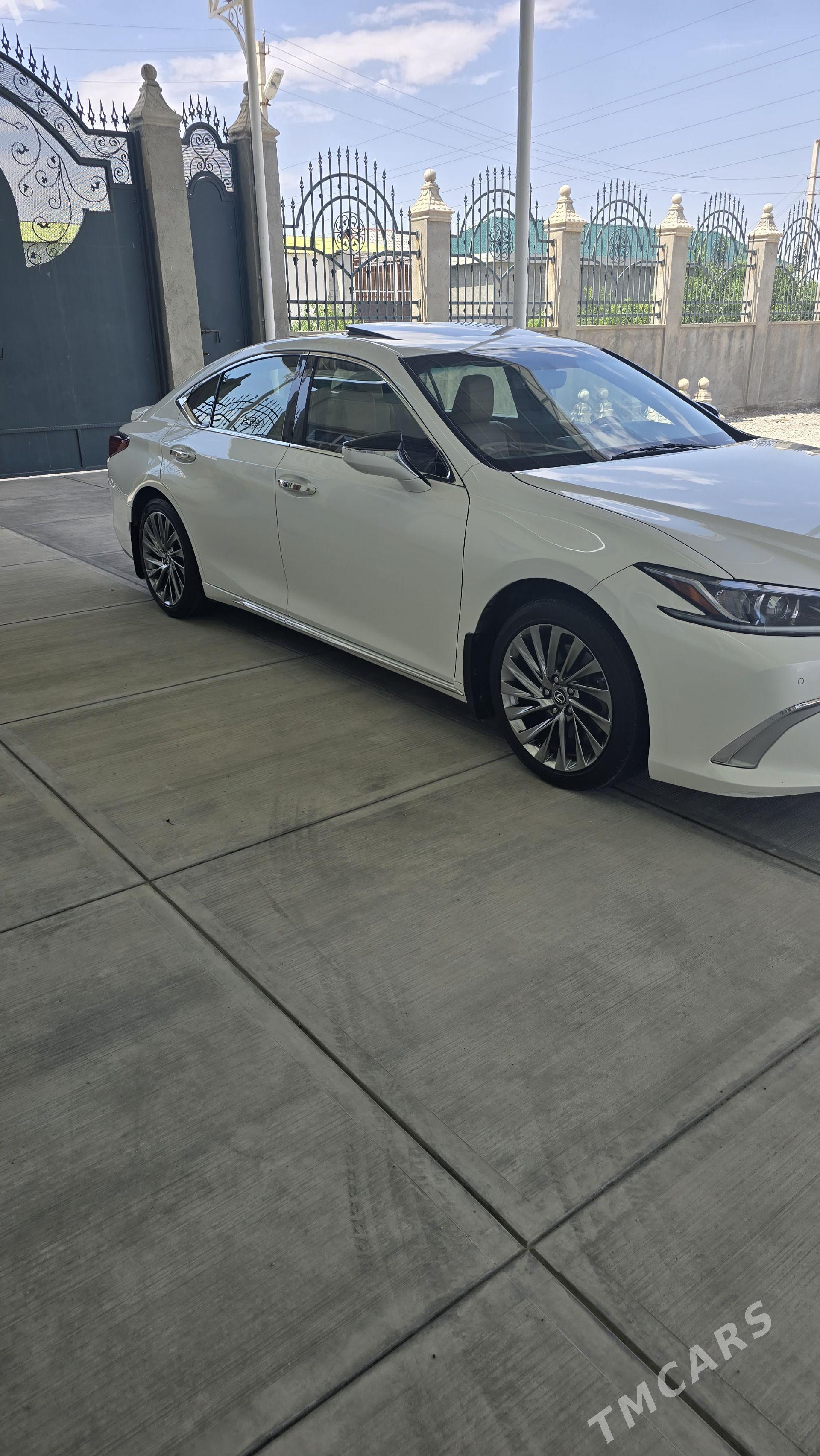Lexus ES 350 2019 - 500 000 TMT - Бузмеин - img 1