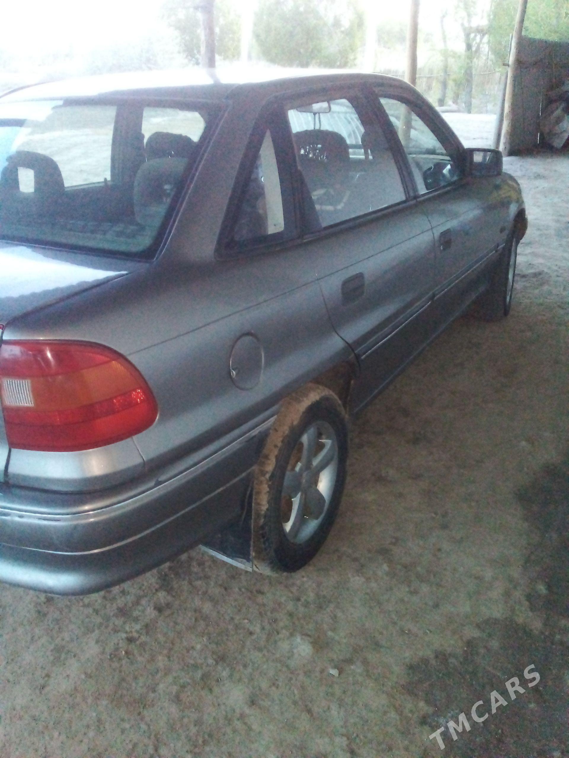 Opel Astra 1992 - 48 000 TMT - Болдумсаз - img 1