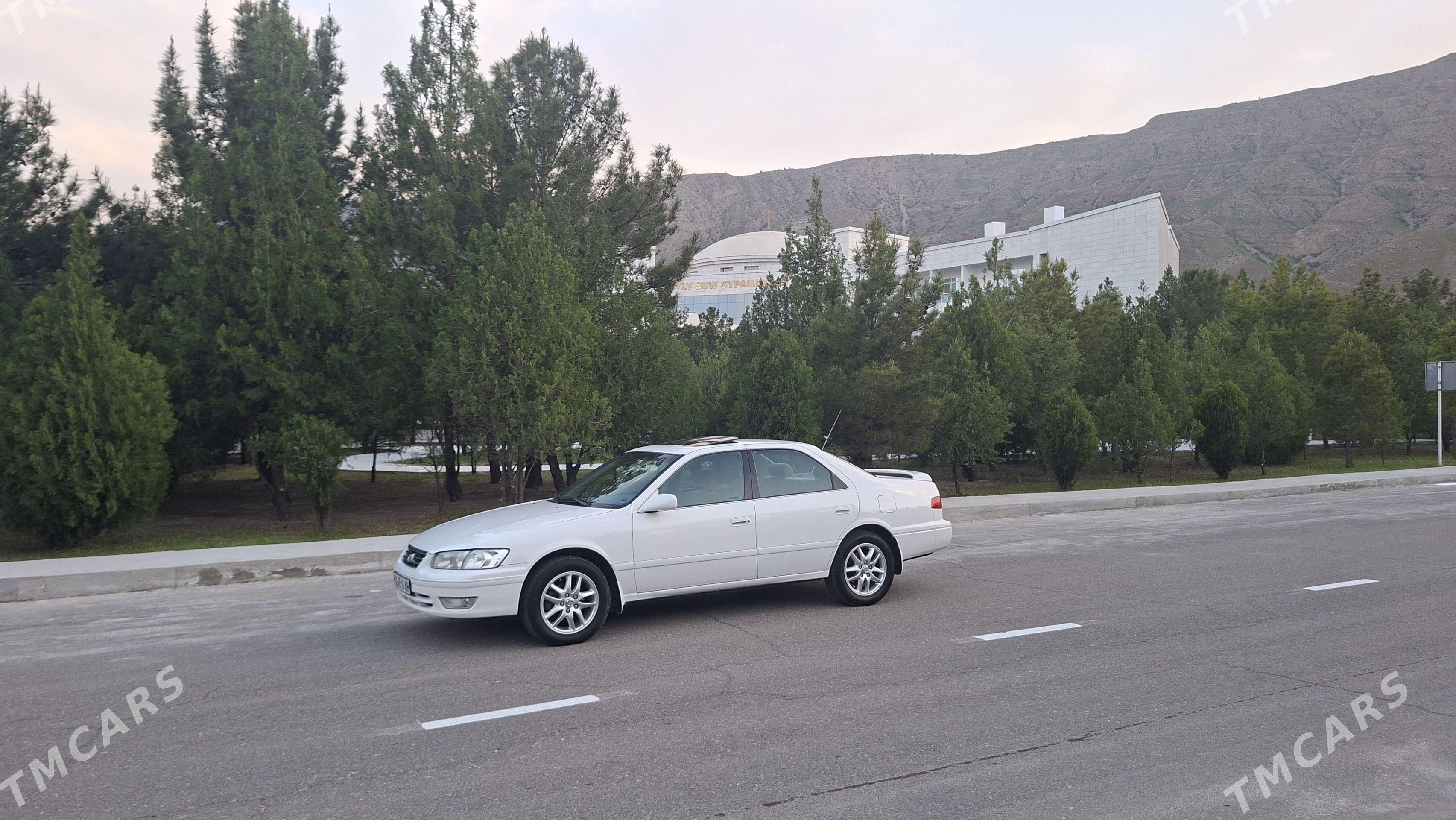 Toyota Camry 2001 - 240 000 TMT - Bäherden - img 1