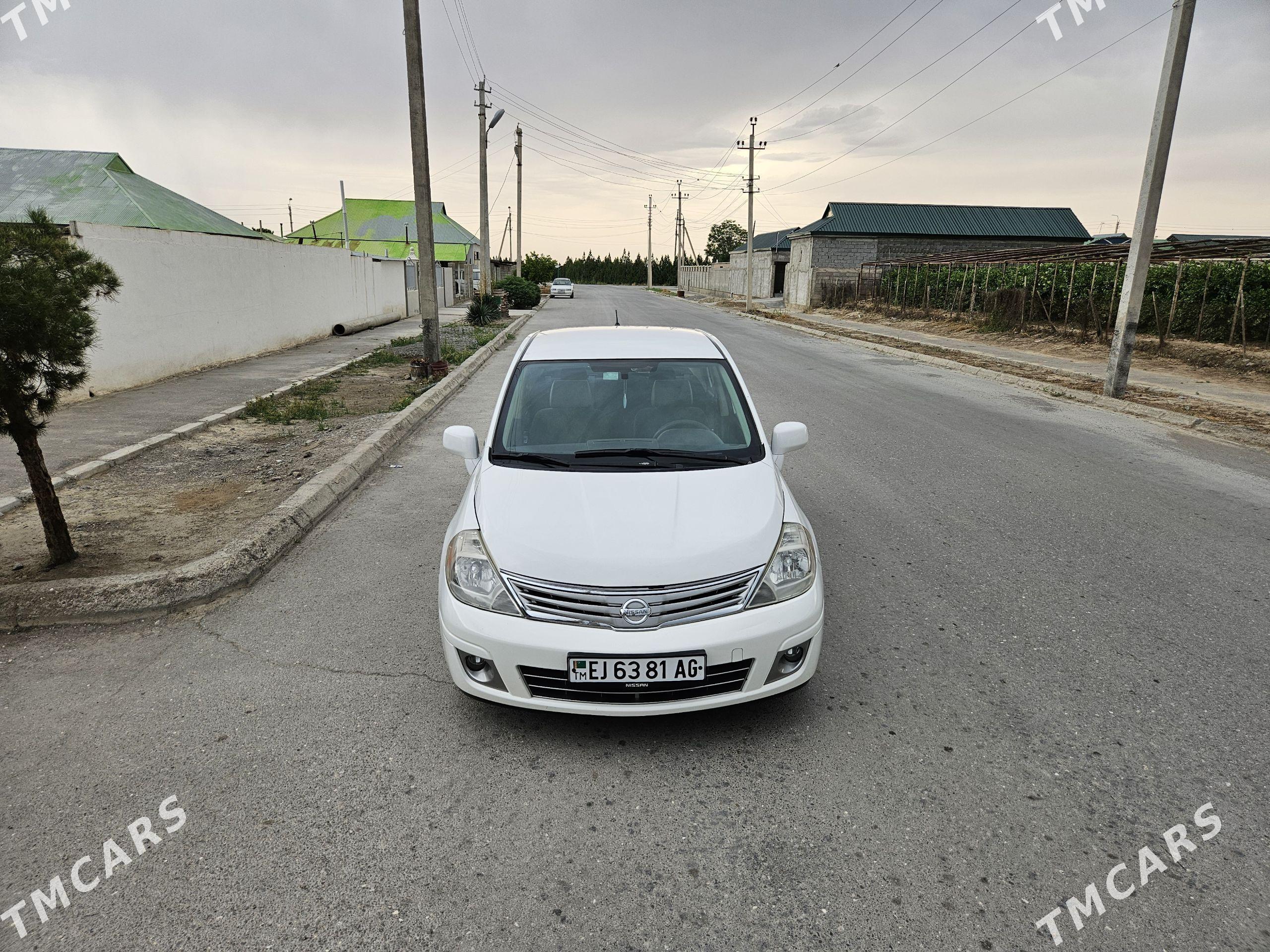 Nissan Versa 2010 - 139 999 TMT - Büzmeýin - img 1