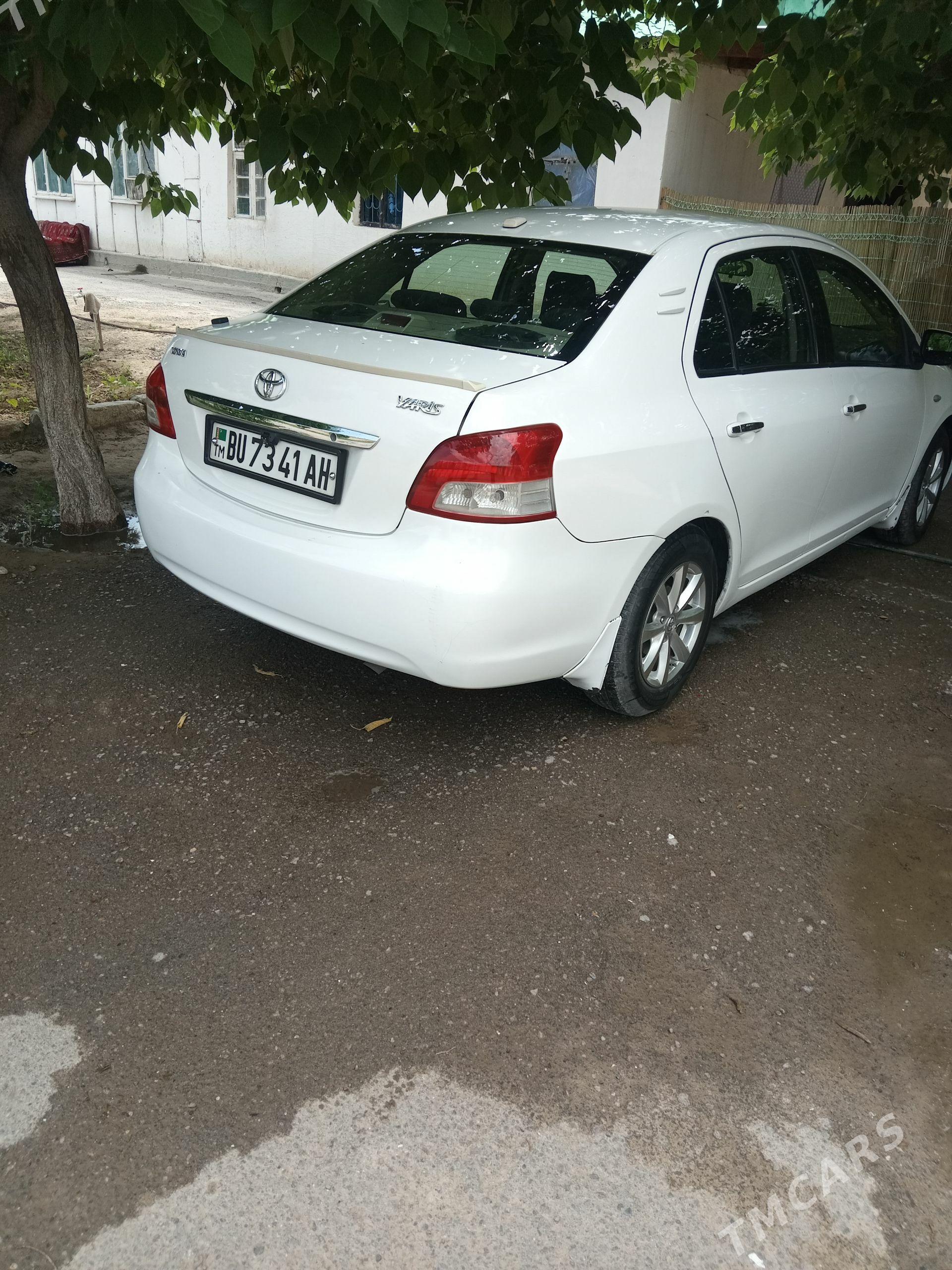 Toyota Yaris 2006 - 125 000 TMT - Ak bugdaý etraby - img 1