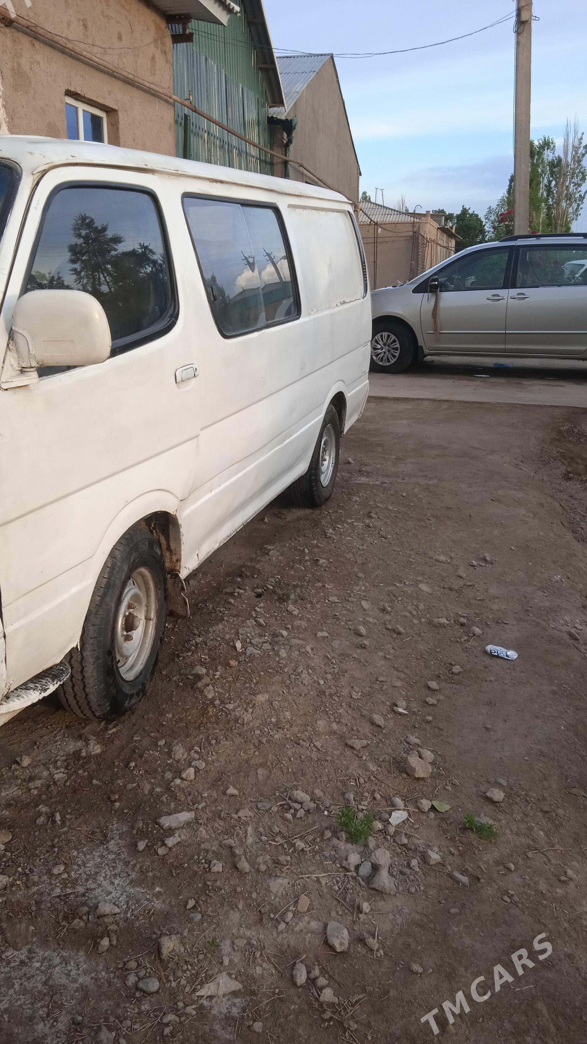 Toyota Hiace 1998 - 70 000 TMT - Köneürgenç - img 1