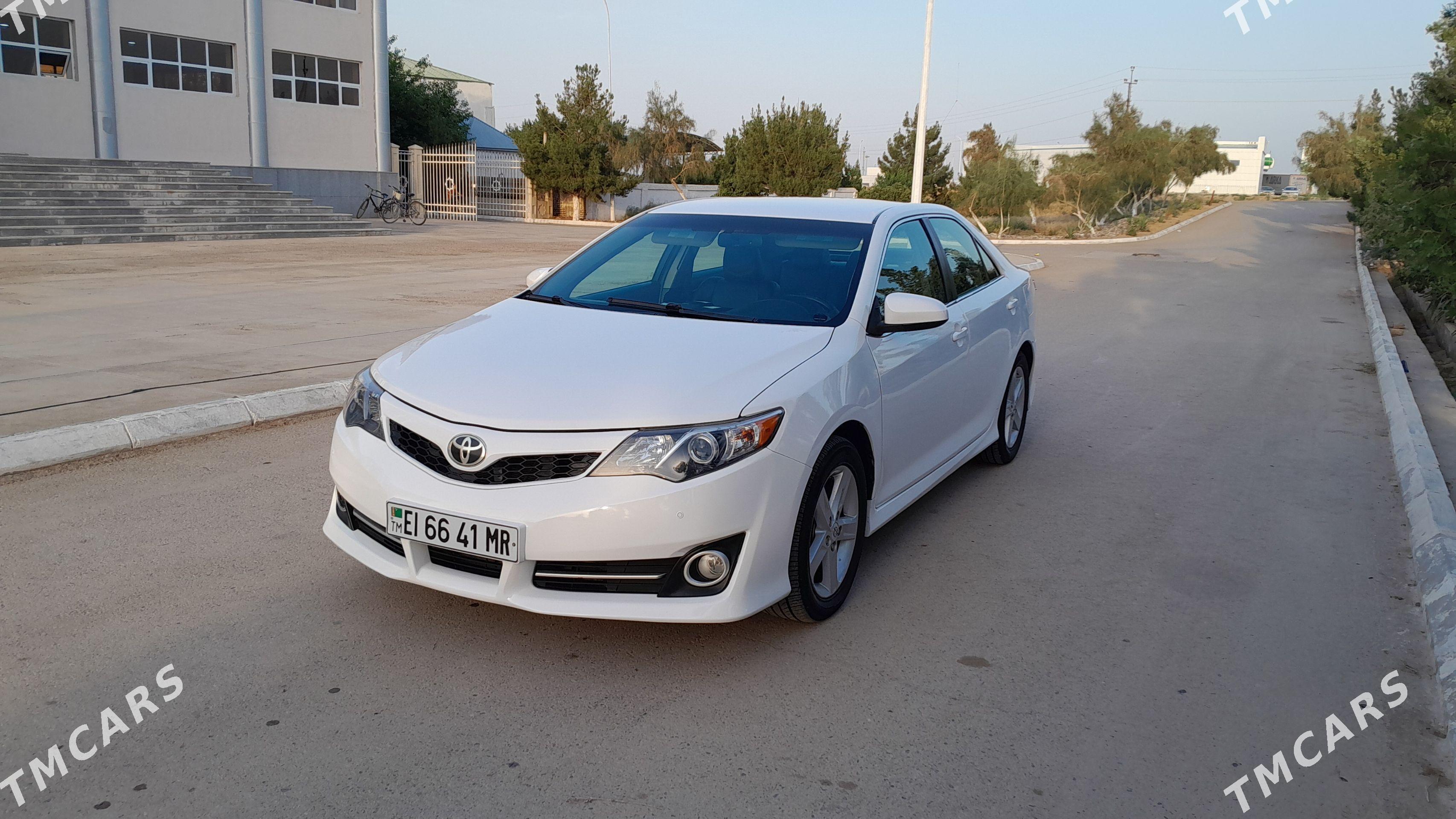 Toyota Camry 2012 - 260 000 TMT - Ёлётен - img 1