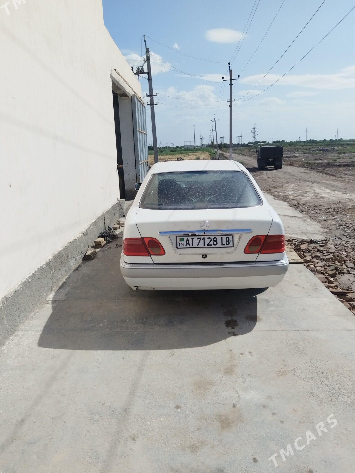Mercedes-Benz 300TE 1996 - 100 000 TMT - Сейди - img 1