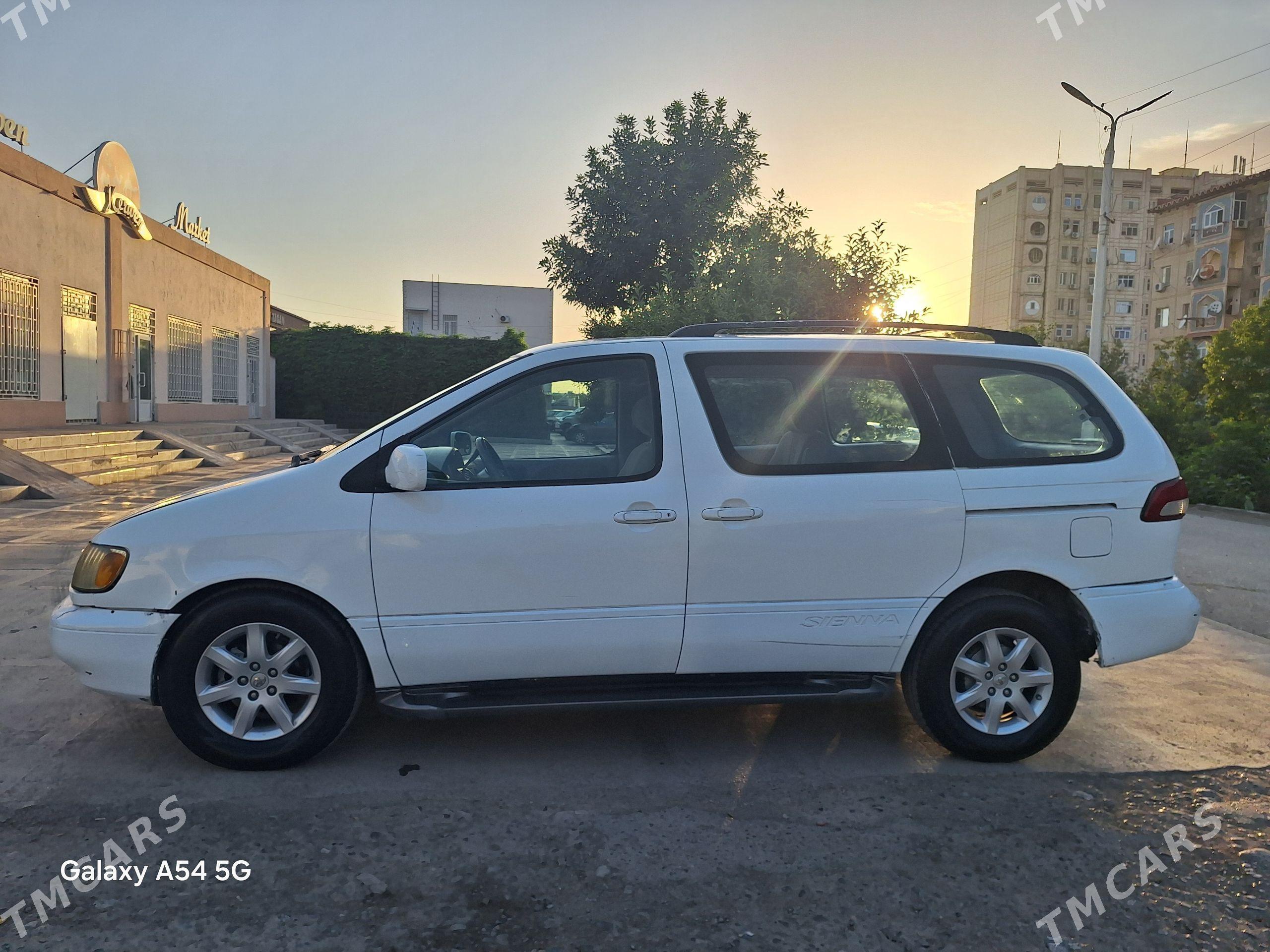 Toyota Sienna 2002 - 180 000 TMT - Türkmenabat - img 1
