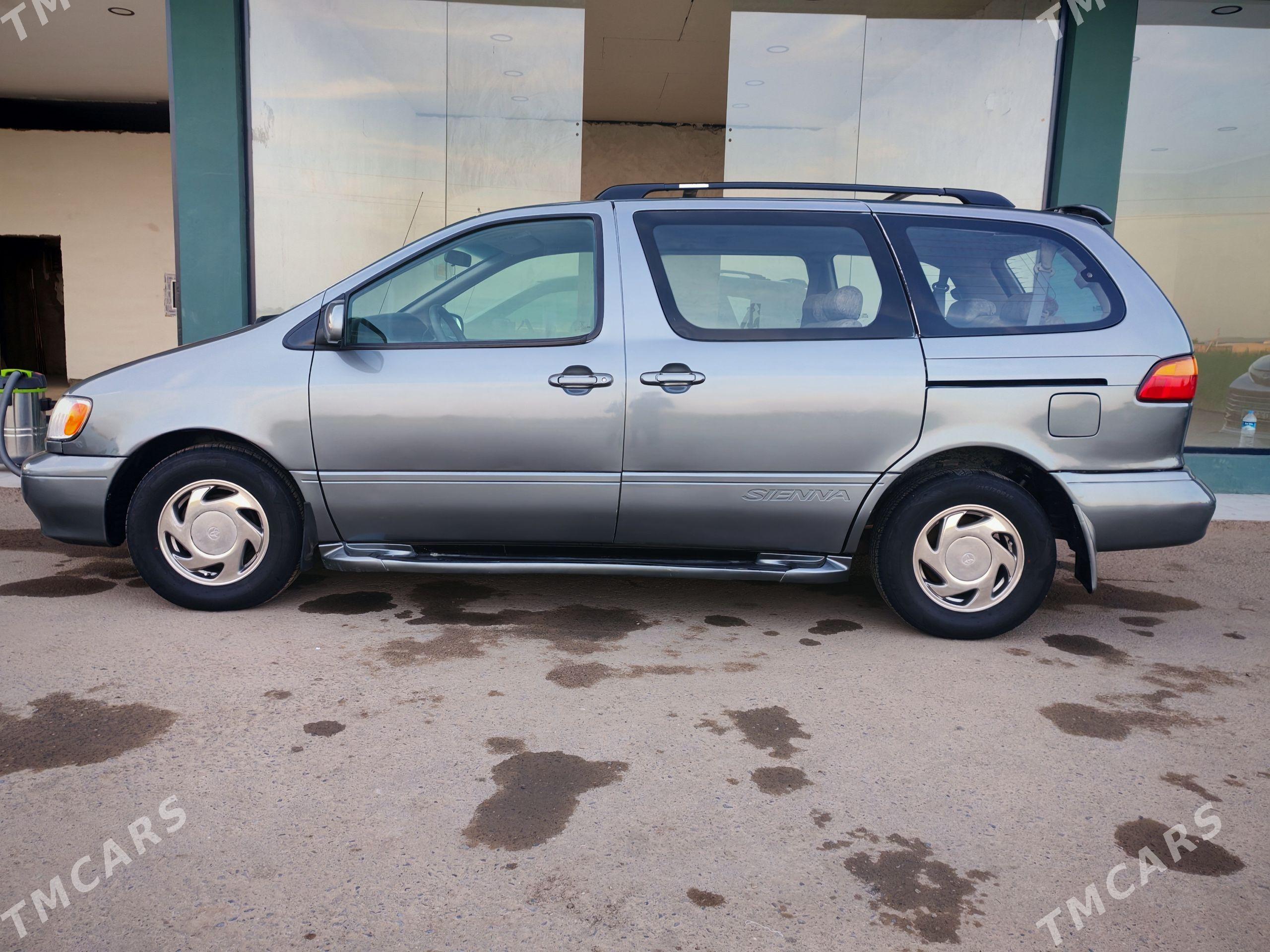 Toyota Sienna 2000 - 175 000 TMT - Mary - img 1
