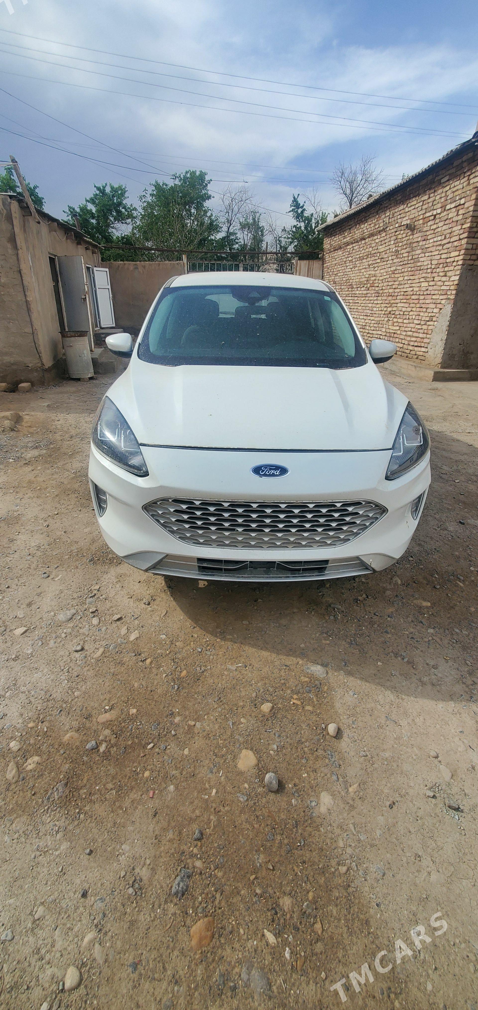 Ford Escape 2022 - 300 000 TMT - Теджен - img 1