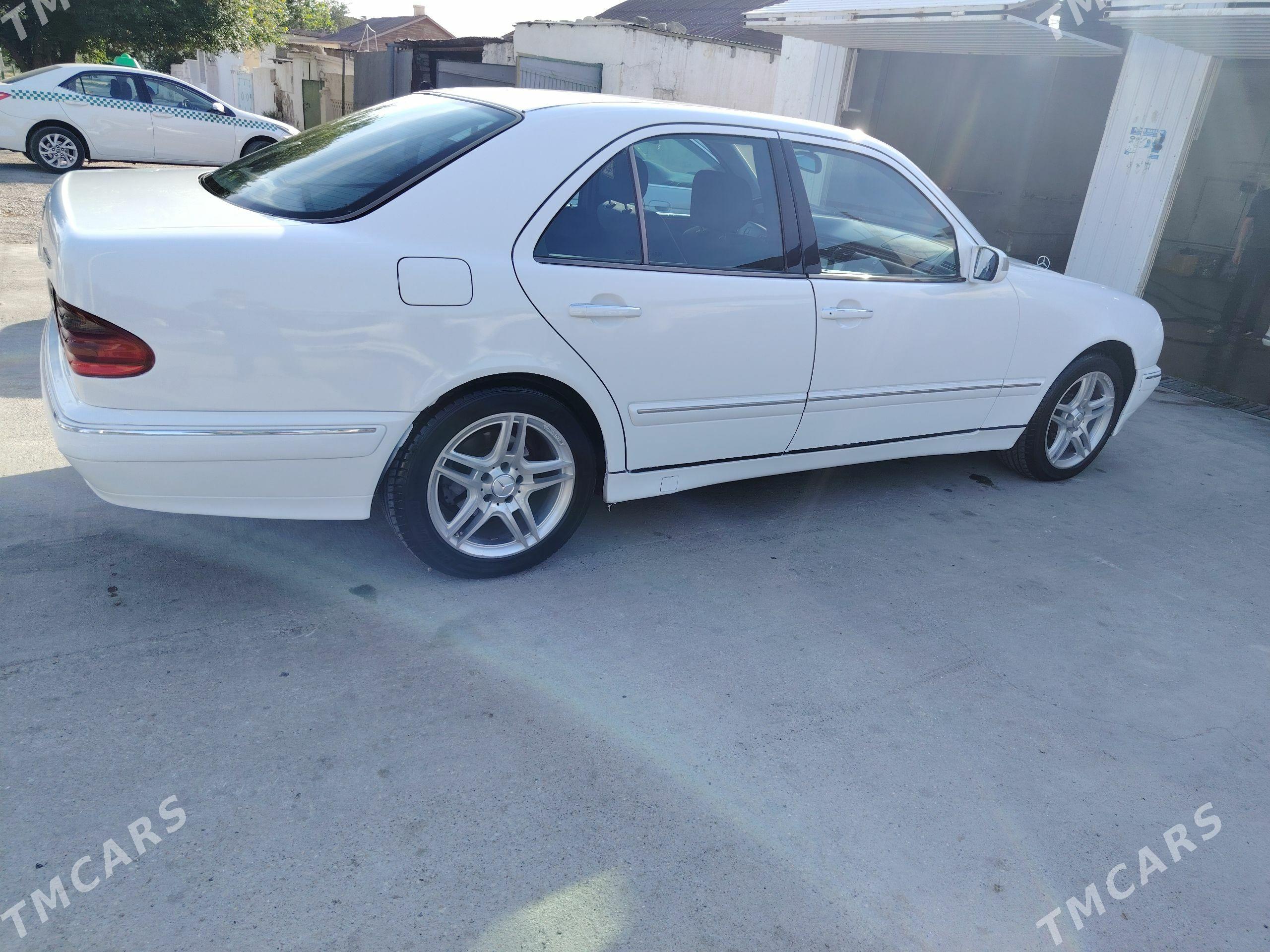 Mercedes-Benz C320 2000 - 100 000 TMT - Балканабат - img 1