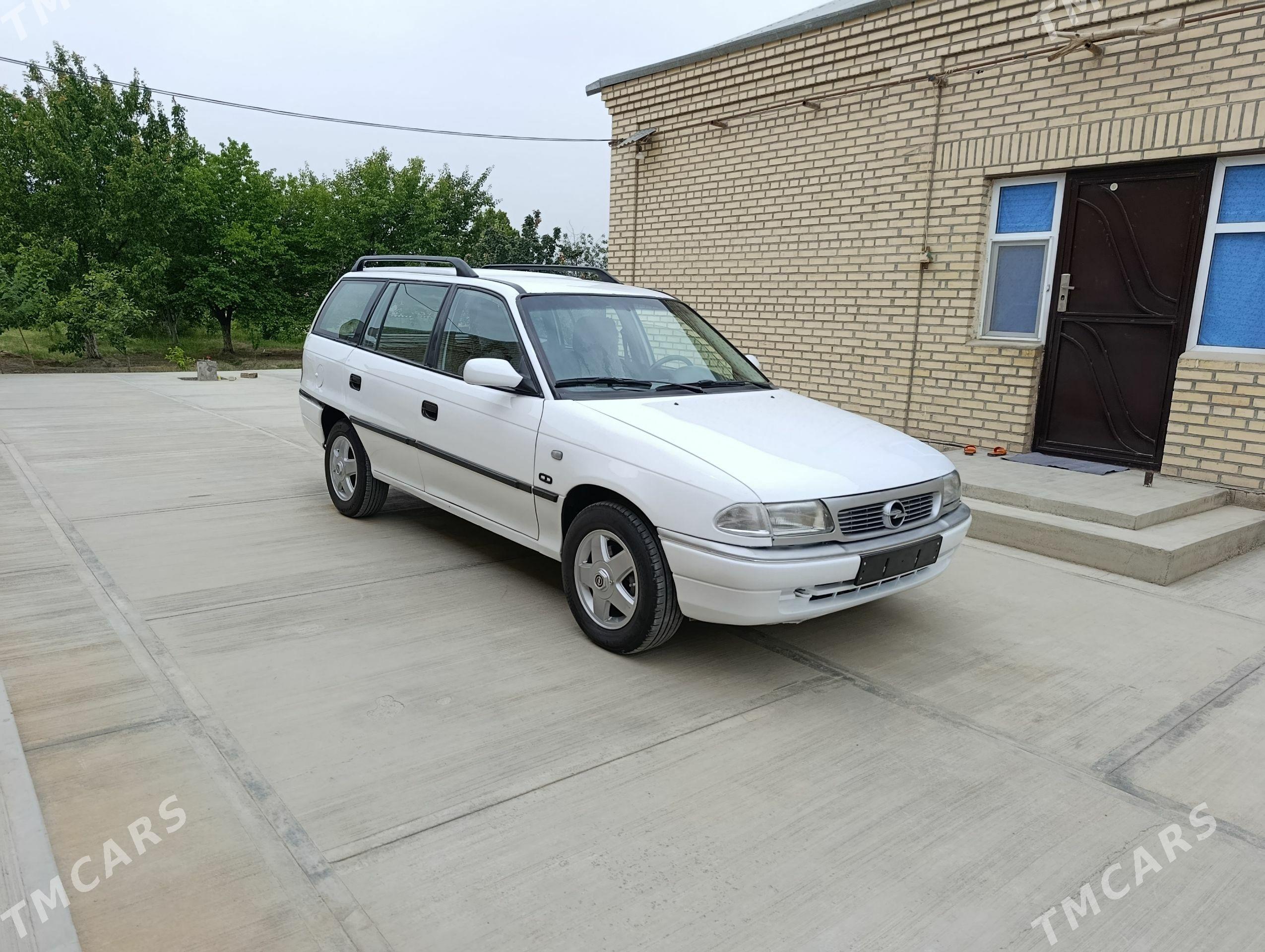 Opel Astra 1997 - 55 000 TMT - Бахарден - img 1