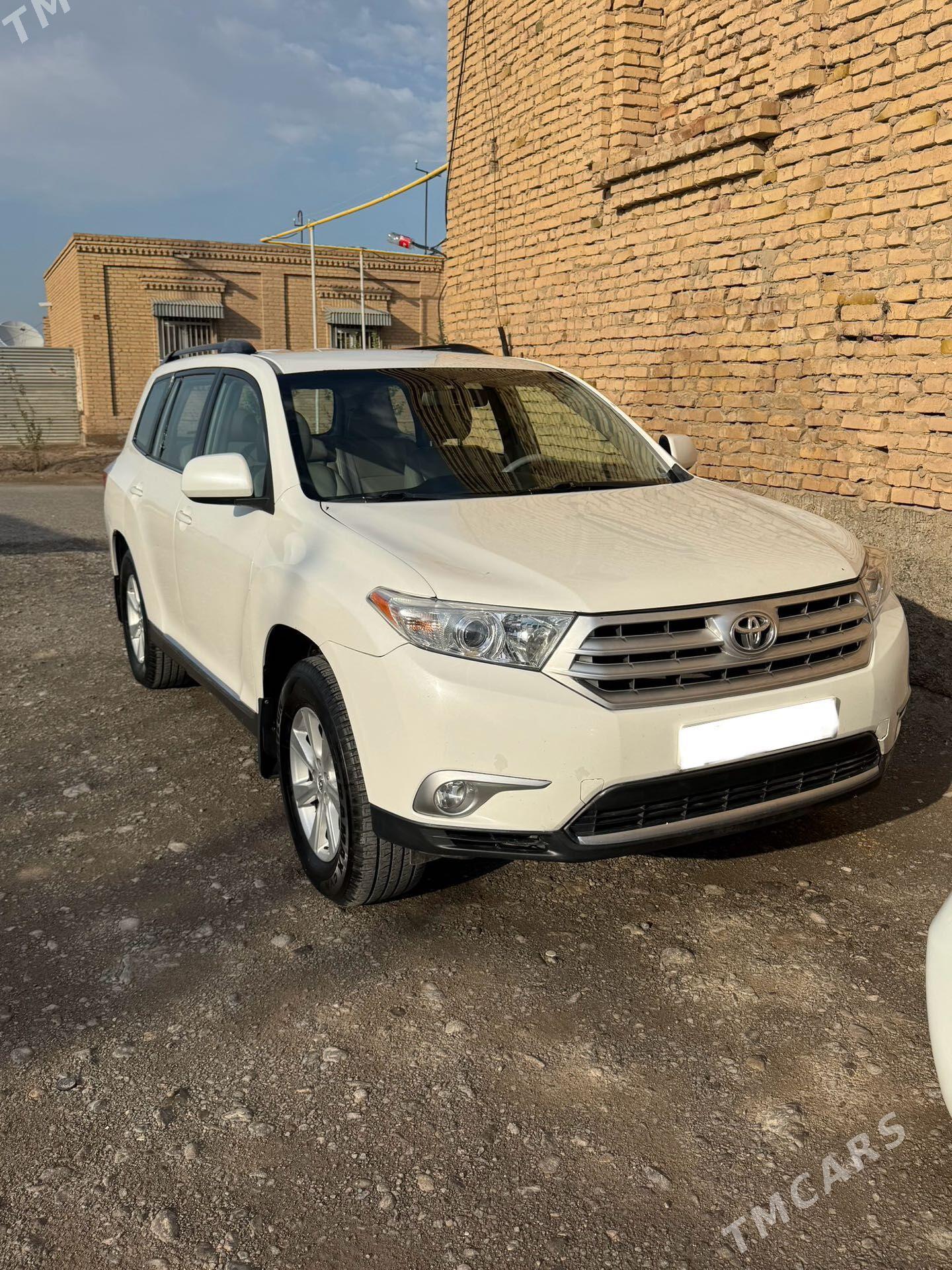 Toyota Highlander 2011 - 330 000 TMT - Garabekewül - img 1