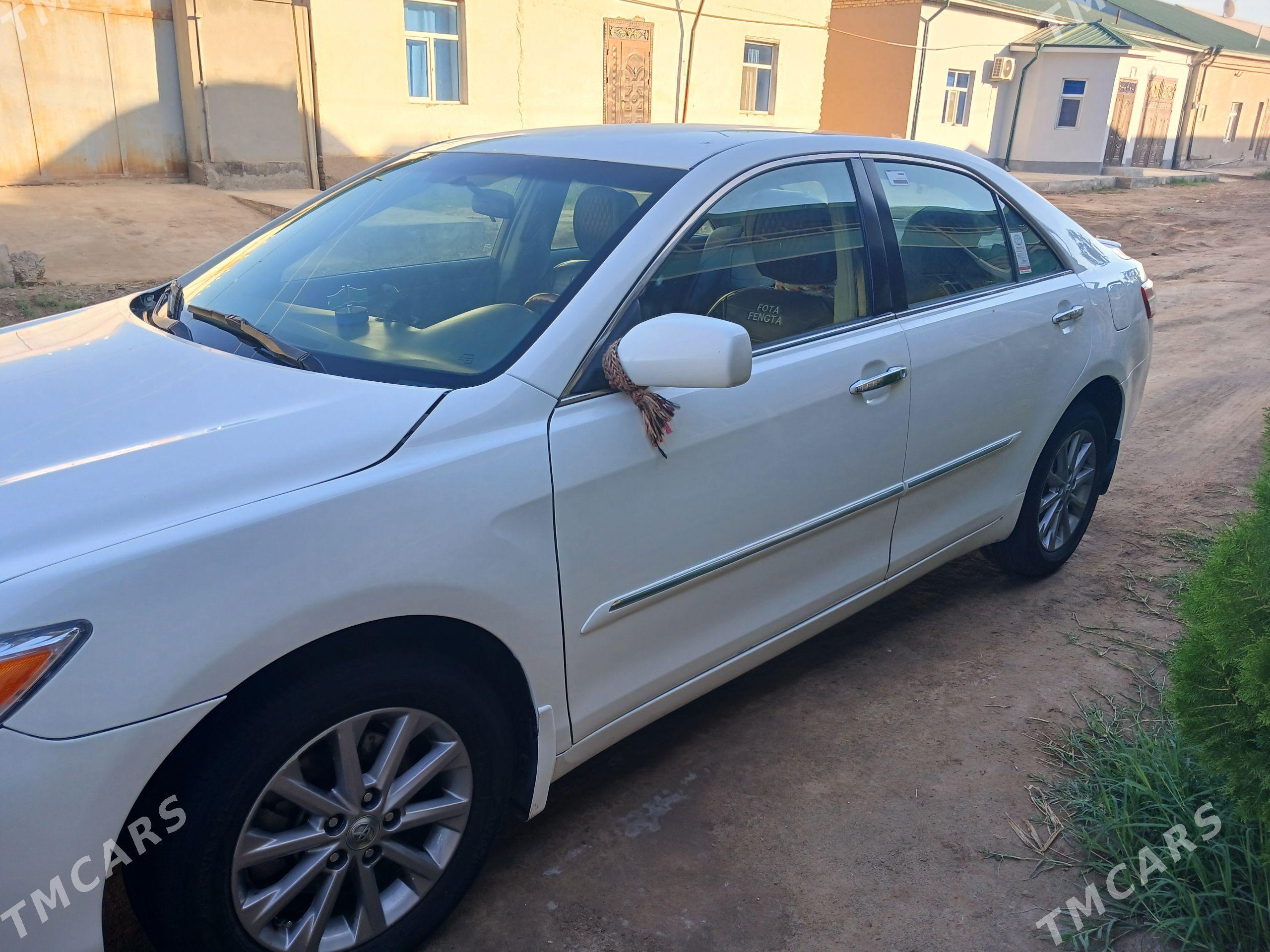 Toyota Camry 2010 - 200 000 TMT - Дашогуз - img 1