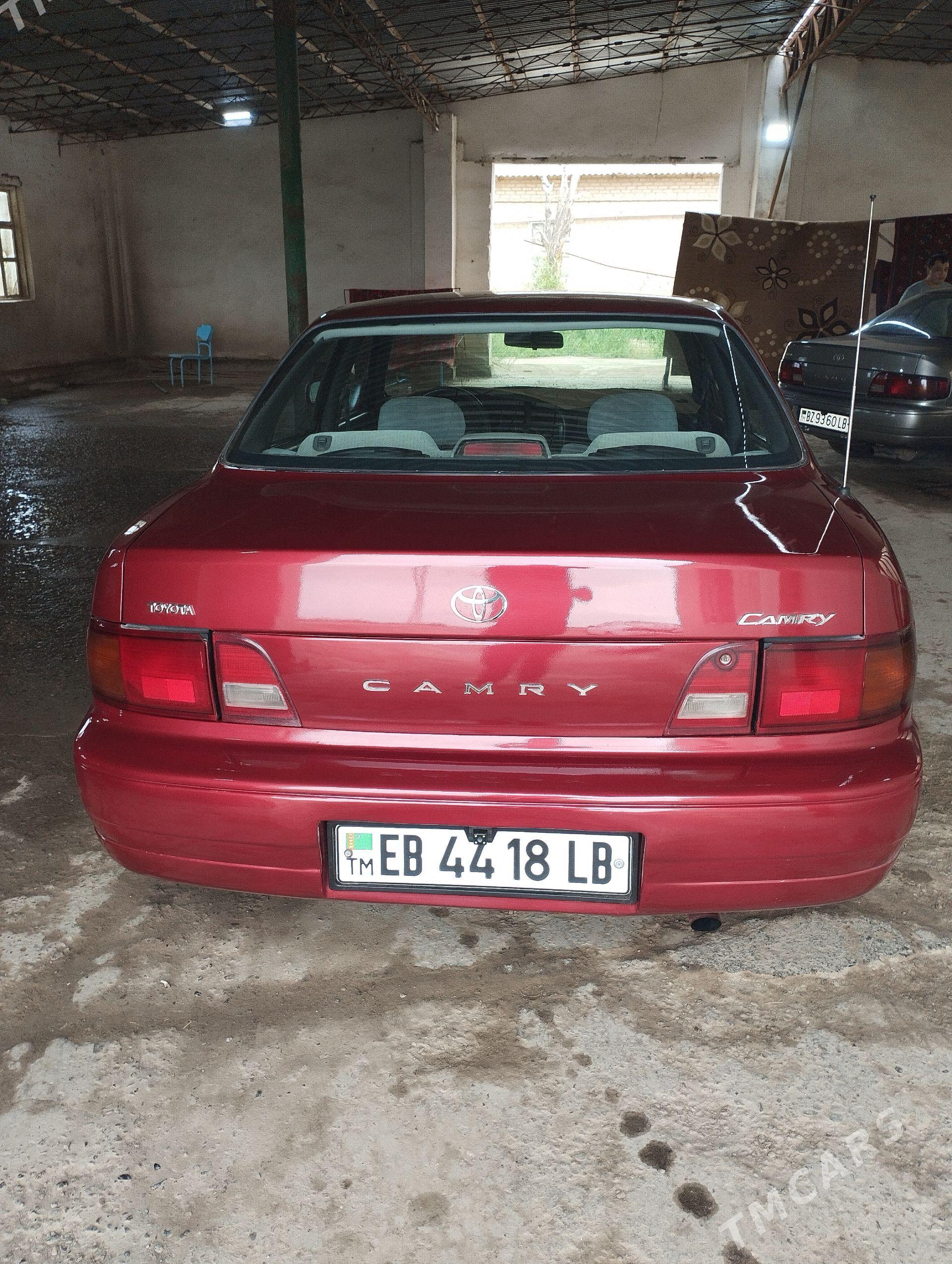 Toyota Camry 1995 - 95 000 TMT - Гарабекевюл - img 1