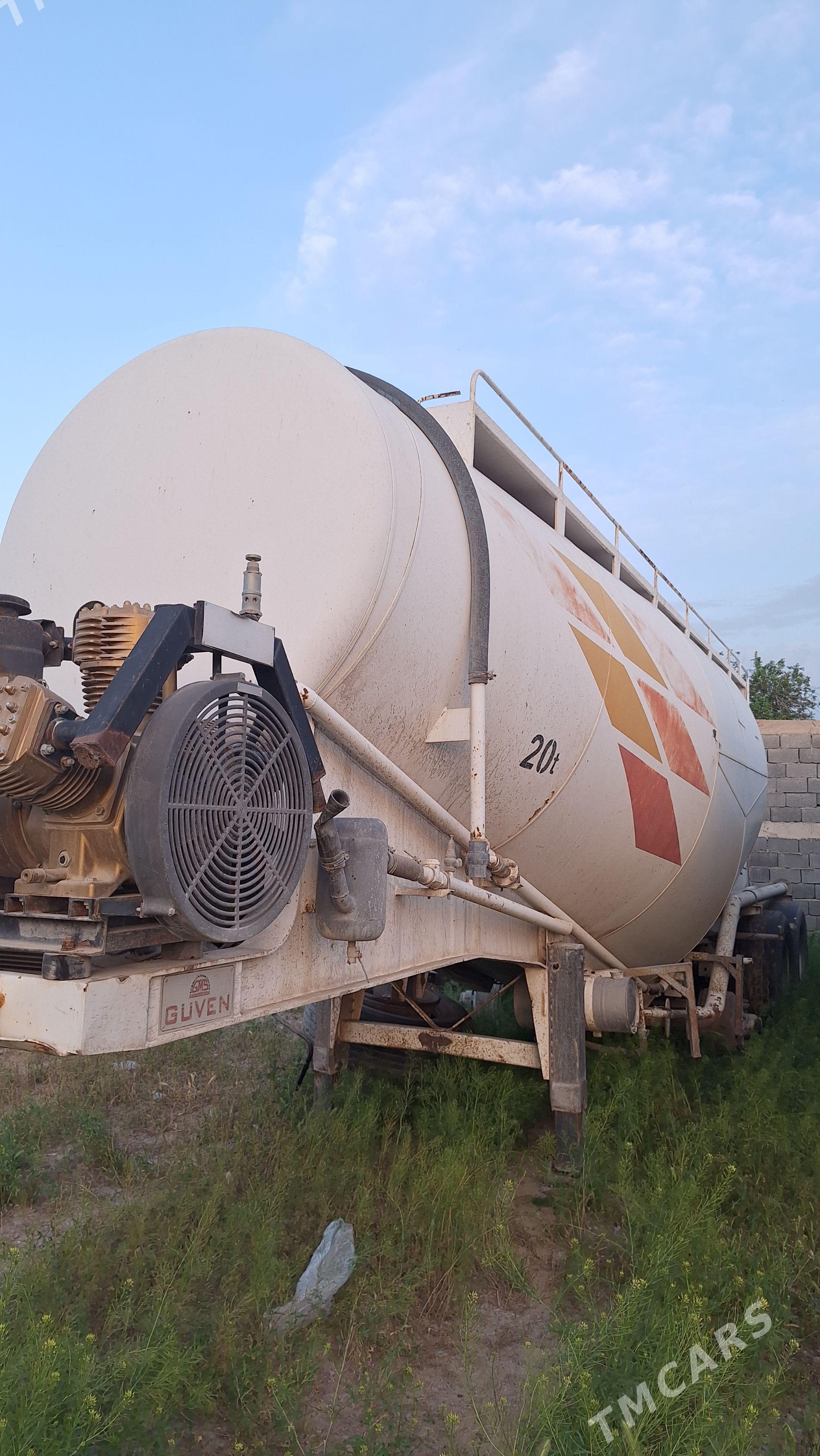 Kogel Cargo 2011 - 335 000 TMT - Херрикгала - img 1