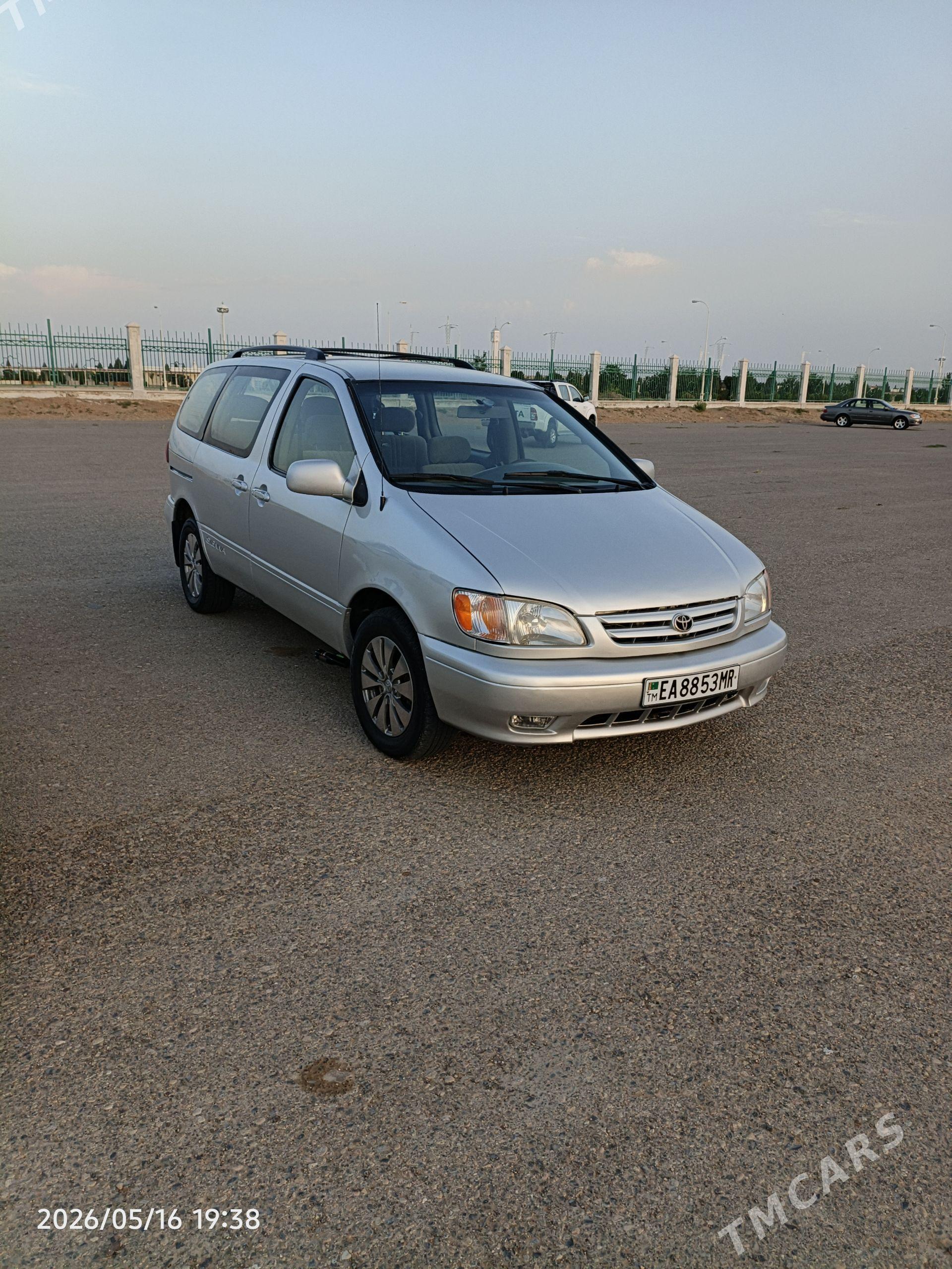 Toyota Sienna 2002 - 195 000 TMT - Мары - img 1