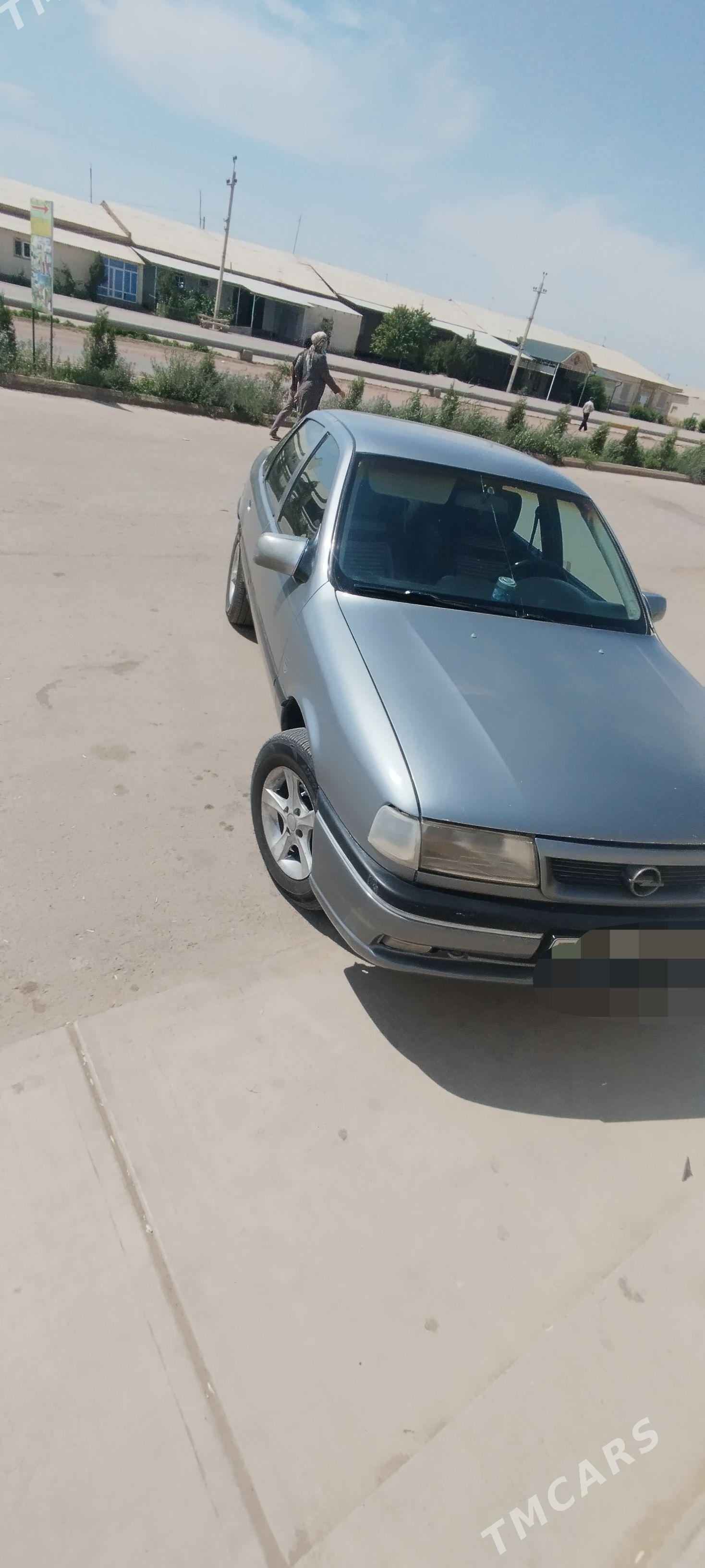 Opel Vectra 1995 - 50 000 TMT - Губадаг - img 1