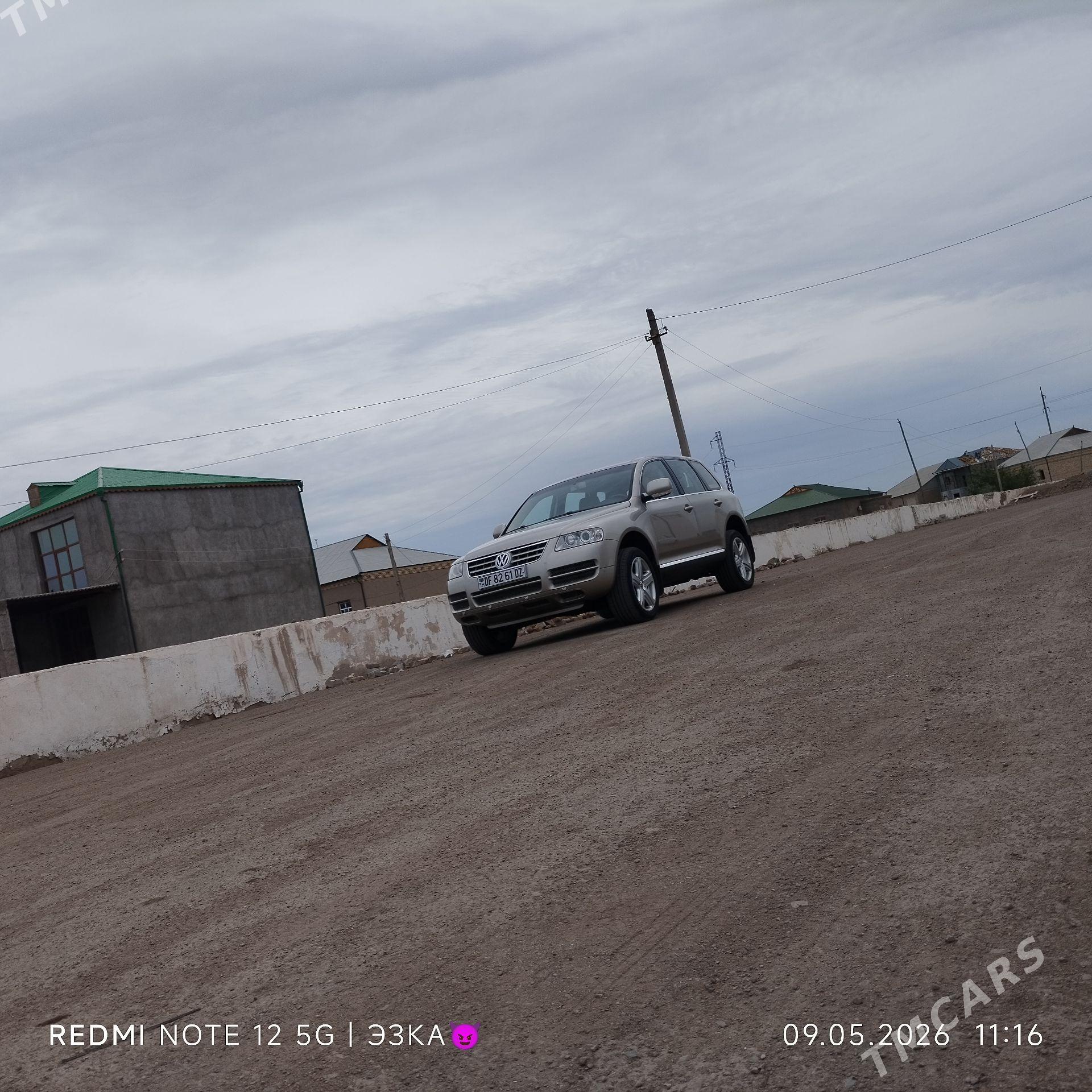 Volkswagen Touareg 2004 - 220 000 TMT - Акдепе - img 1