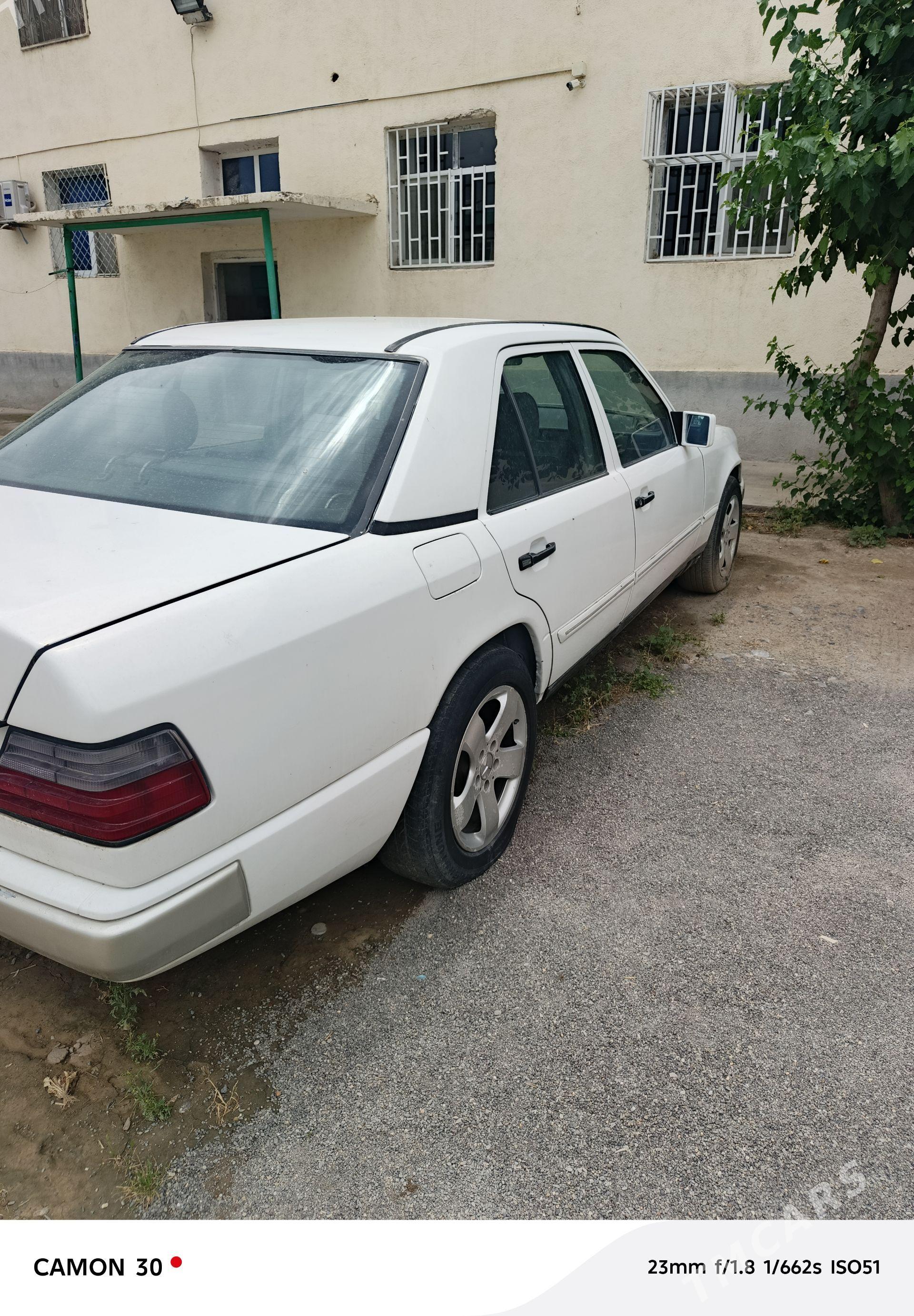Mercedes-Benz 230E 1989 - 30 000 TMT - Бузмеин - img 1