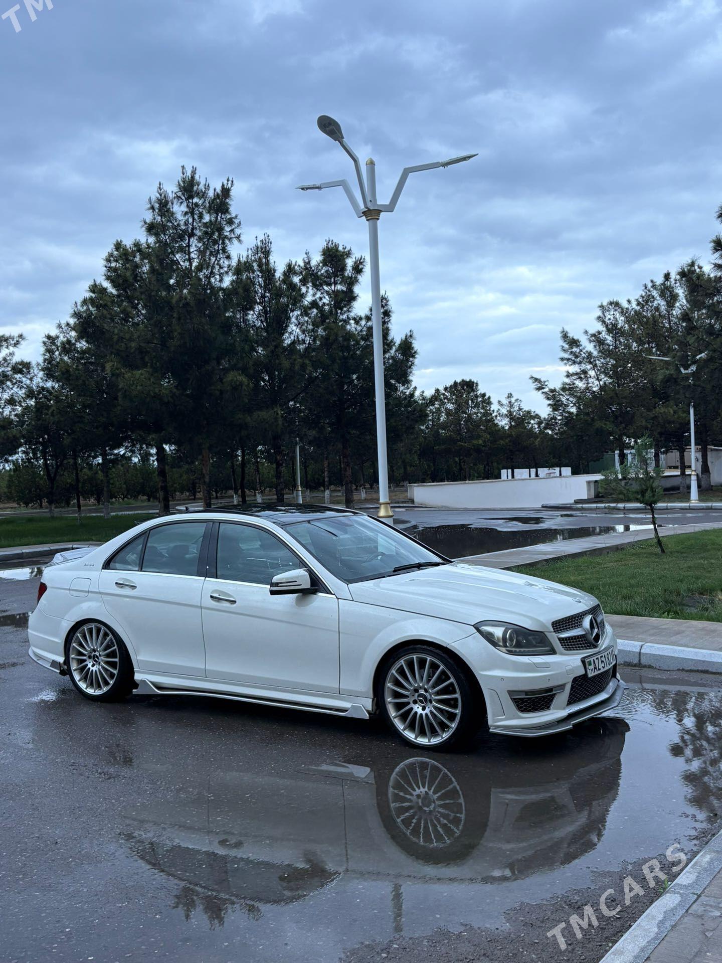 Mercedes-Benz C350 2014 - 220 000 TMT - Ашхабад - img 1