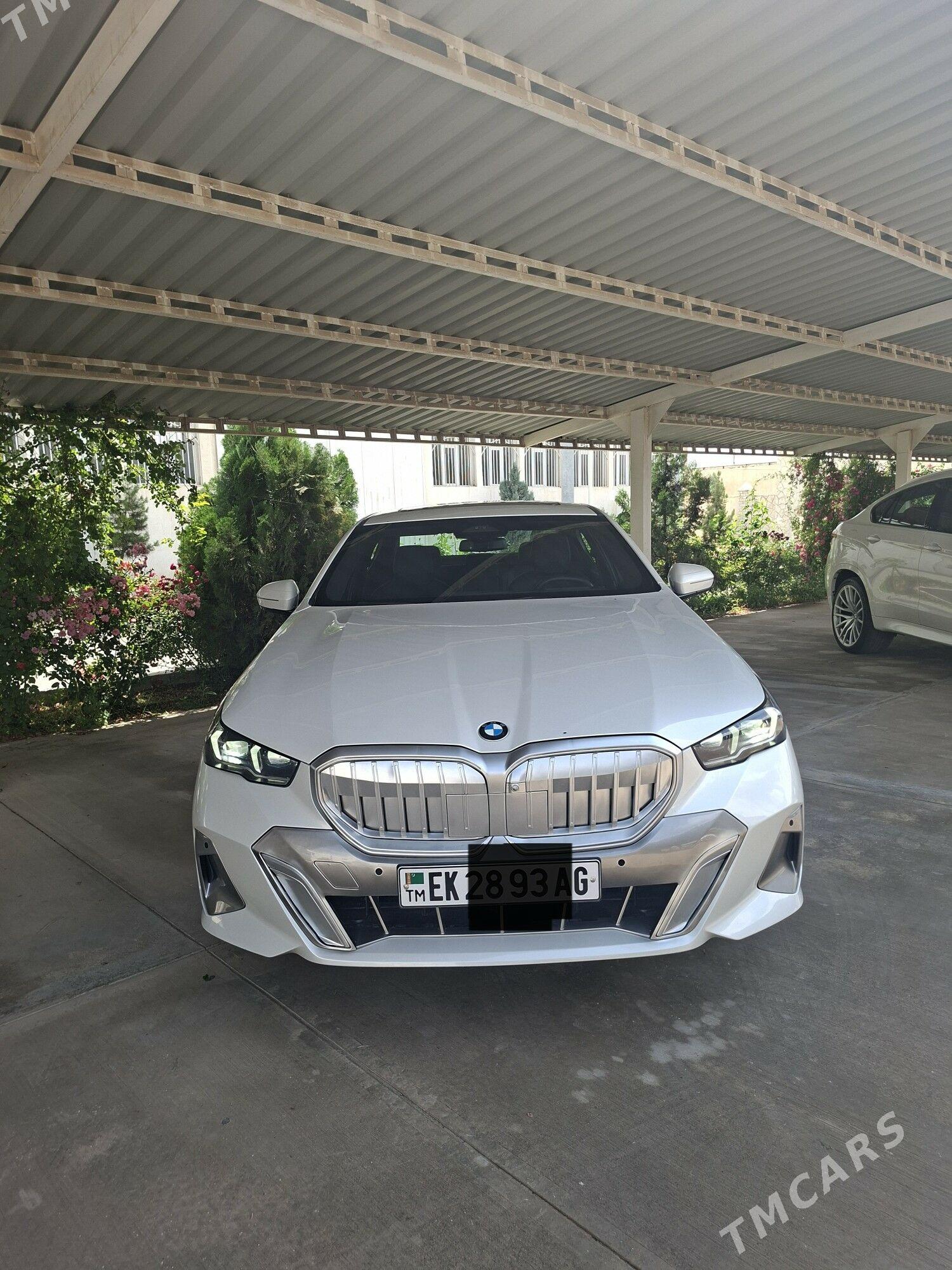 BMW 5 Series 2024 - 1 070 000 TMT - Aşgabat - img 1