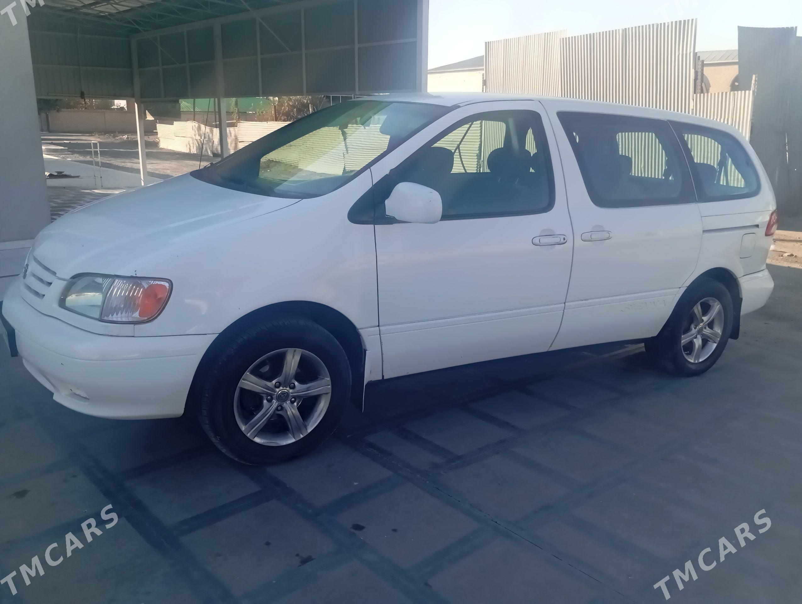 Toyota Sienna 2001 - 200 000 TMT - Шатлык - img 1