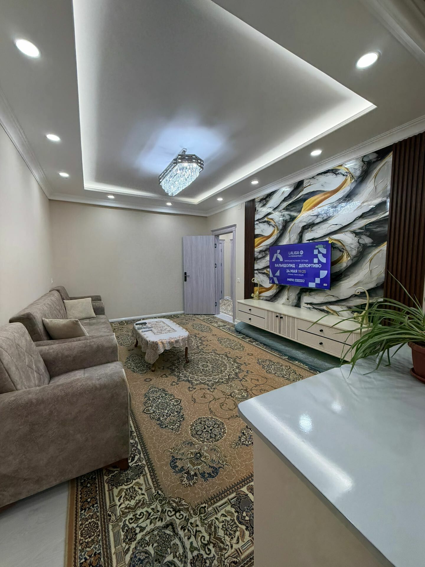 ЦЕНТР ВЫСОКИЕ ПОТОЛКИ 3 КОМ - Aşgabat - img 1