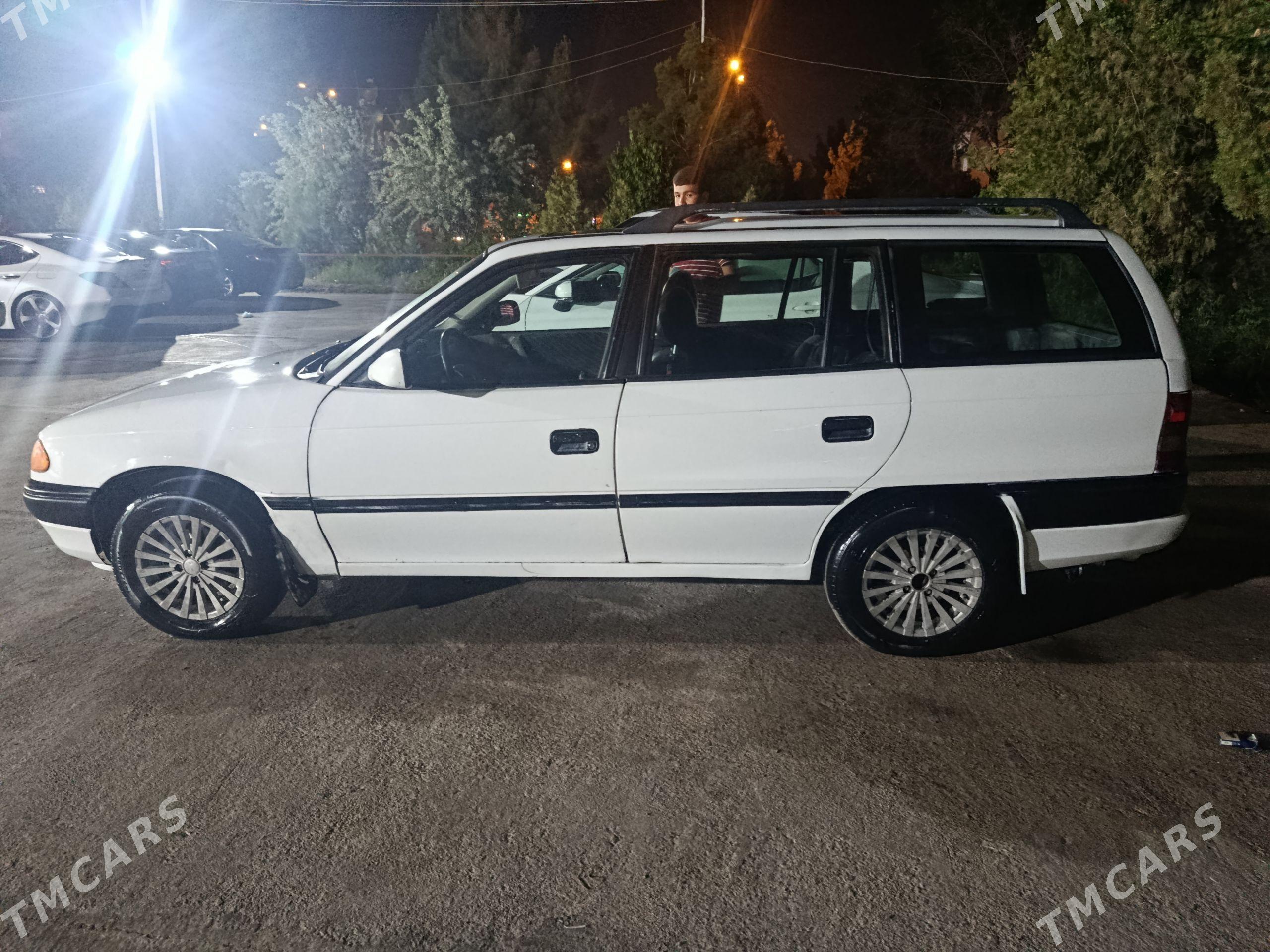 Opel Astra 1992 - 45 000 TMT - Мары - img 1