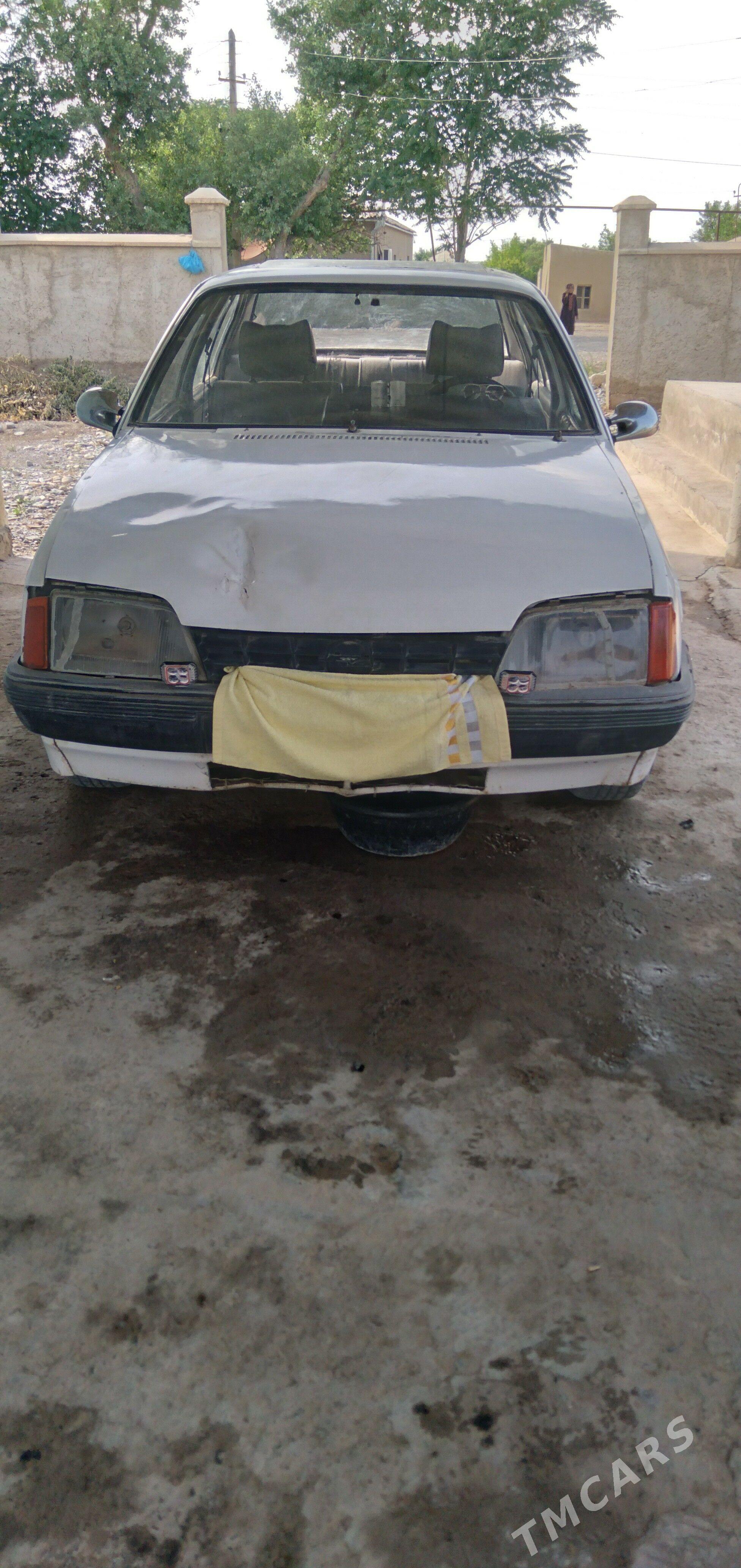 Opel Omega 1992 - 11 000 TMT - Теджен - img 1