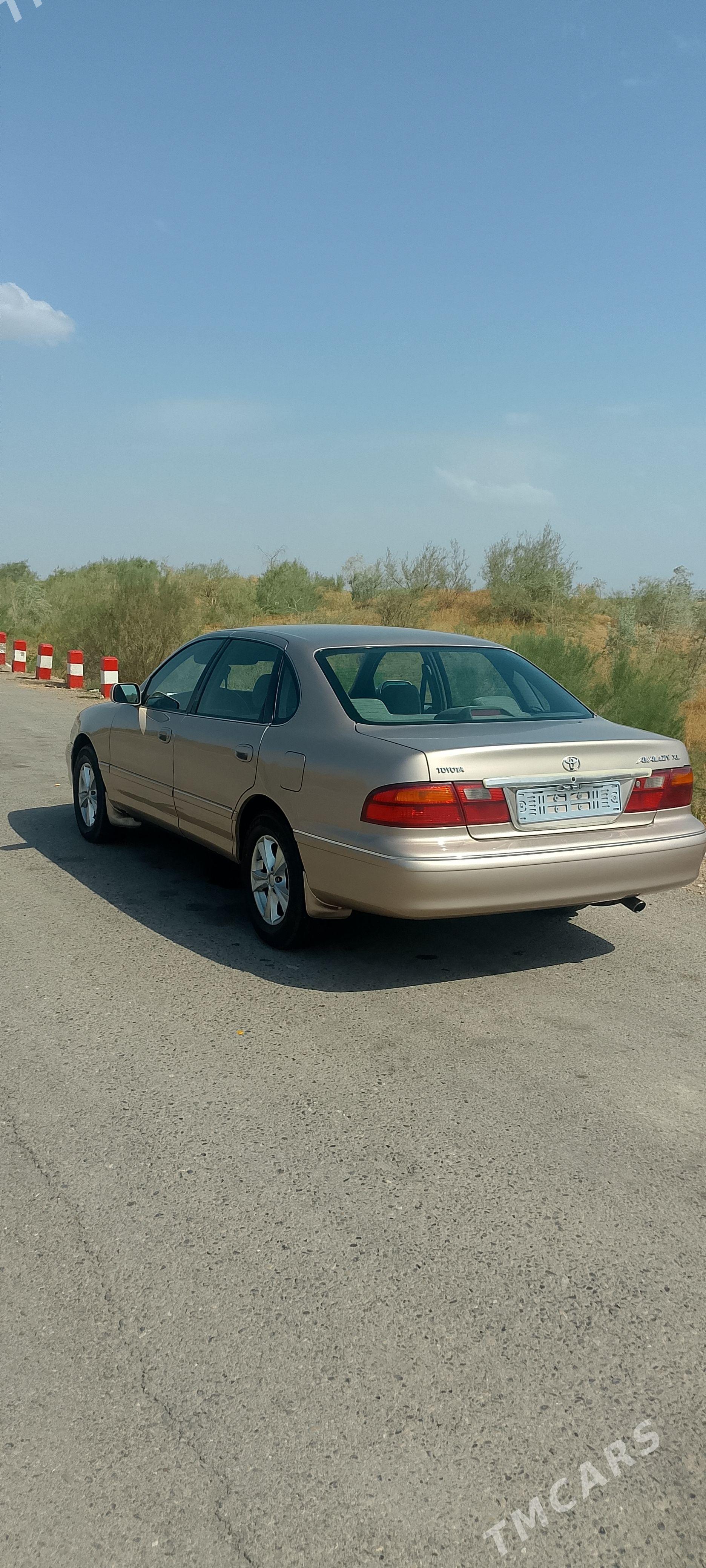 Toyota Avalon 1998 - 200 000 TMT - Керки - img 1
