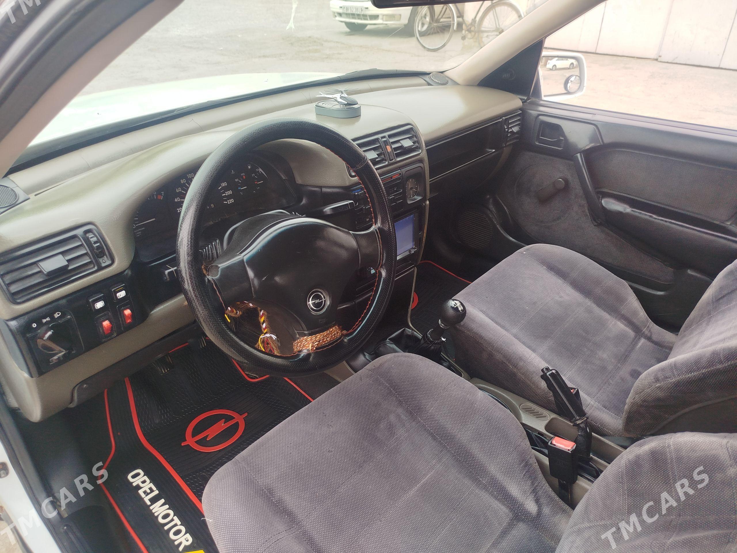 Opel Vectra 1989 - 43 000 TMT - Türkmenabat - img 1