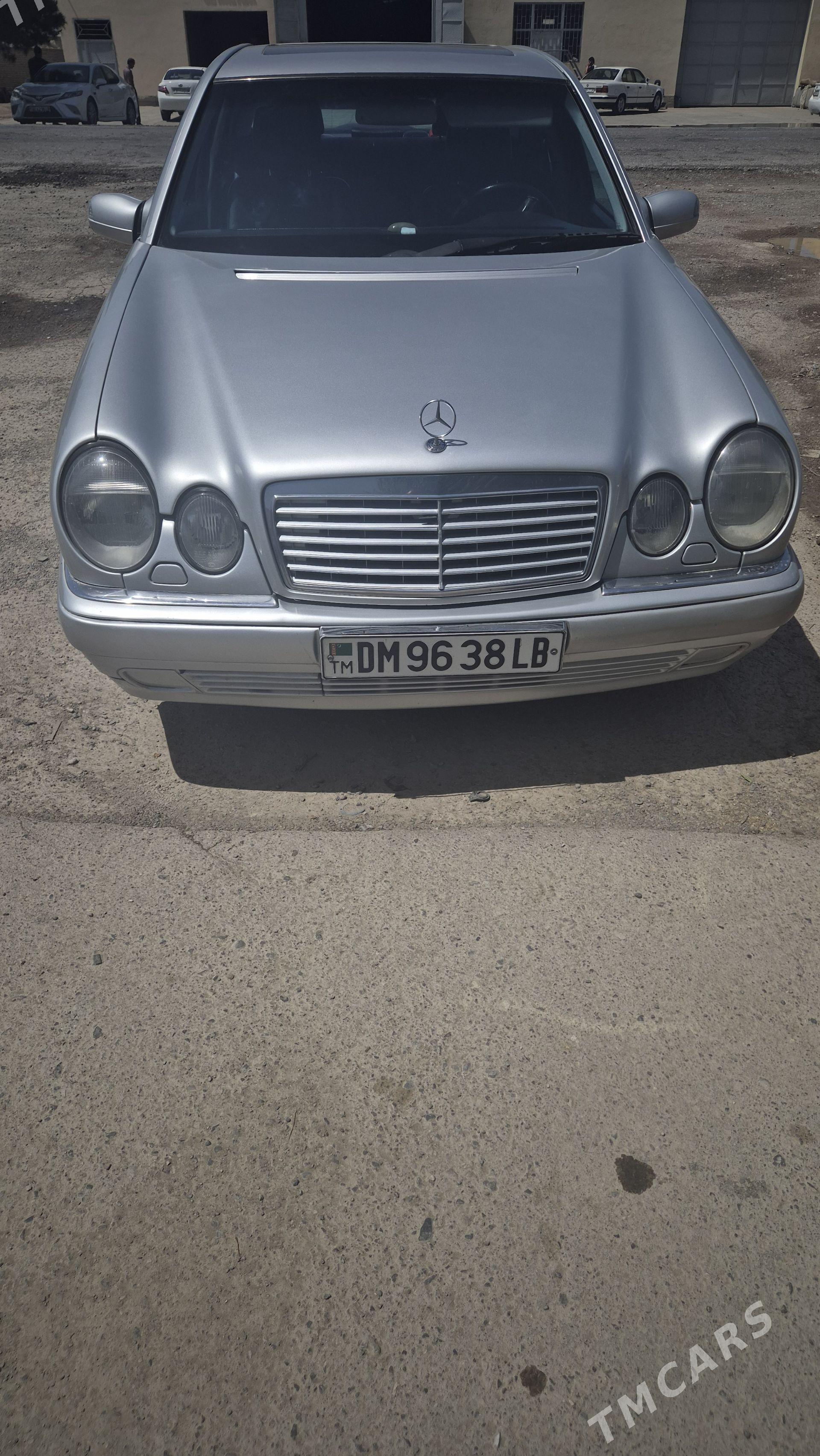 Mercedes-Benz C320 1999 - 125 000 TMT - Саят - img 1