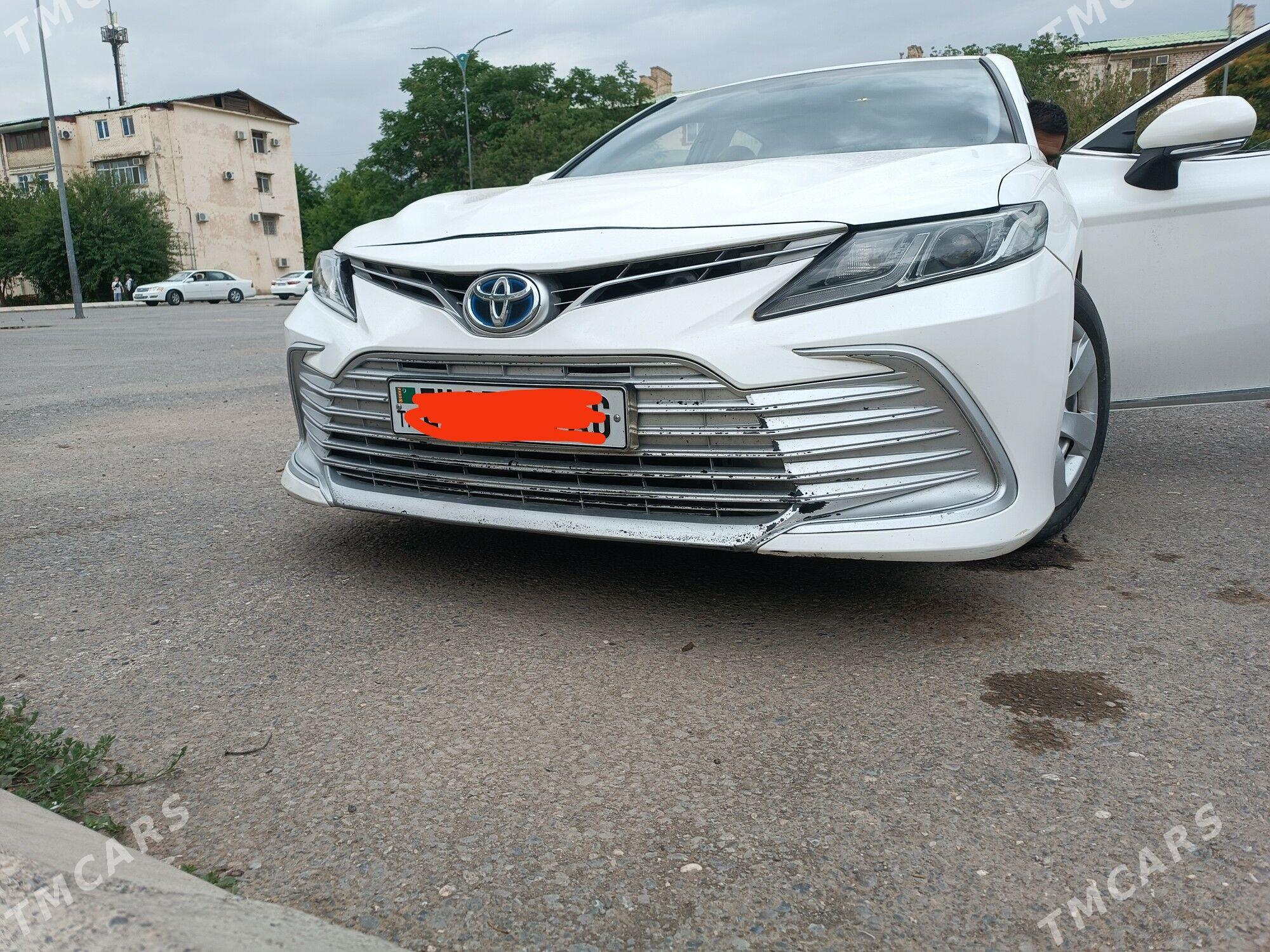 Toyota Camry Hybrid 2021 - 250 000 TMT - 6 мкр - img 1