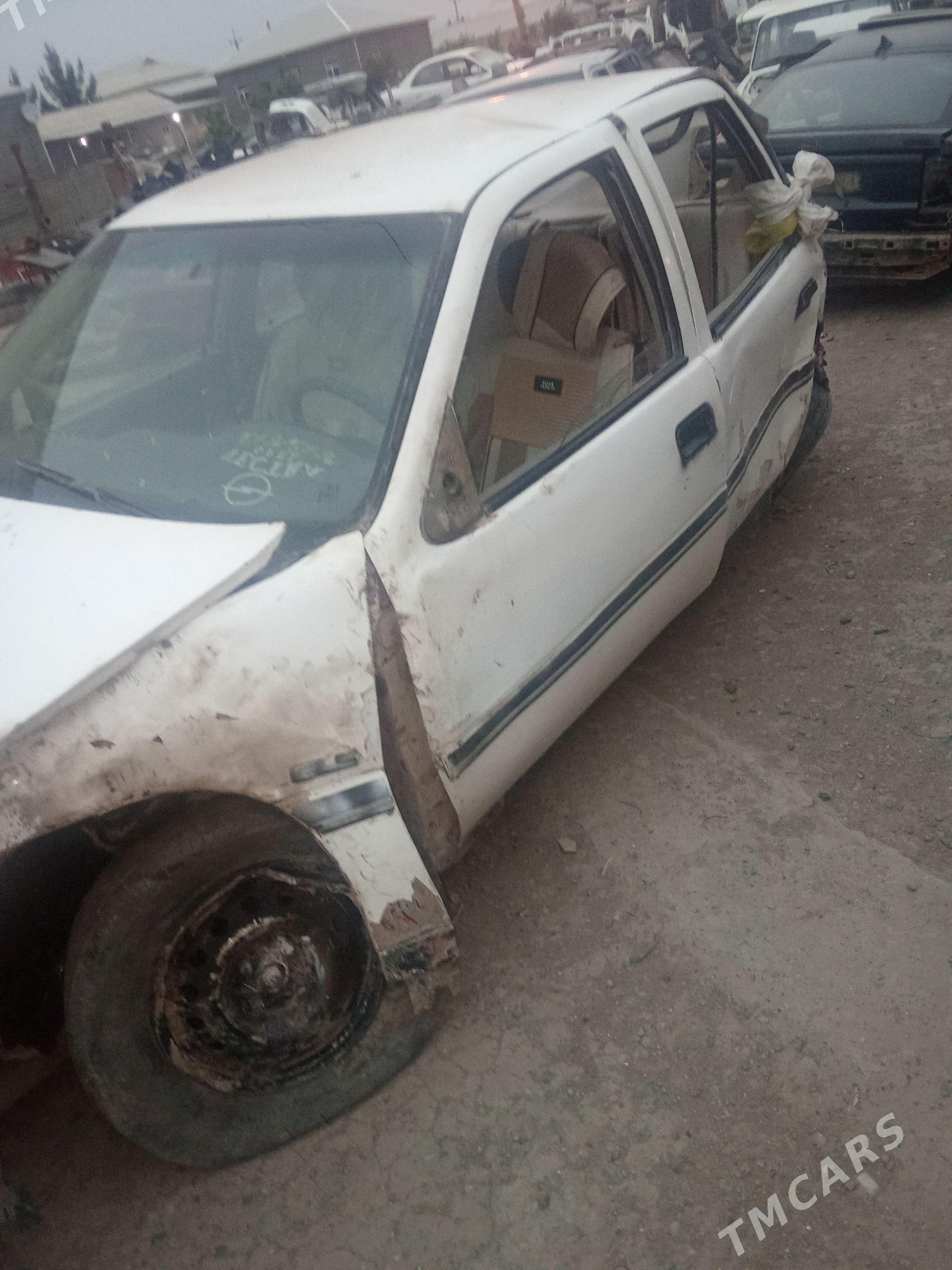 Opel Vectra 1993 - 4 000 TMT - Мары - img 1