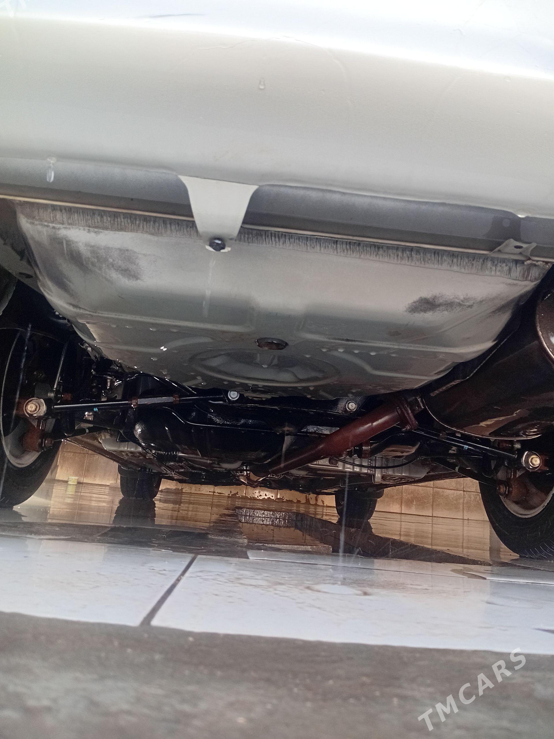 Toyota Camry 2002 - 210 000 TMT - Гурбансолтан Едже - img 1