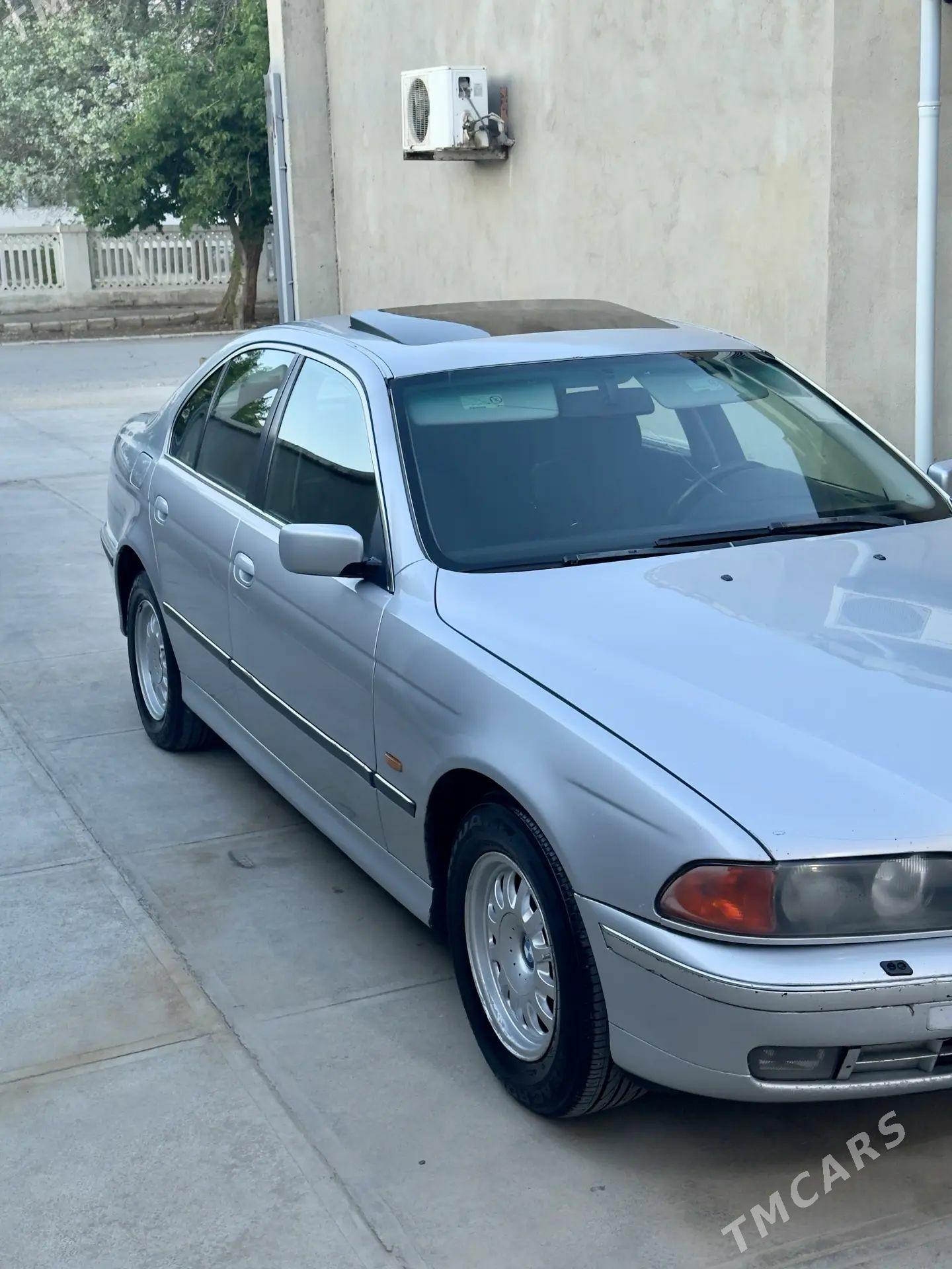 BMW 528 1998 - 110 000 TMT - Балканабат - img 1