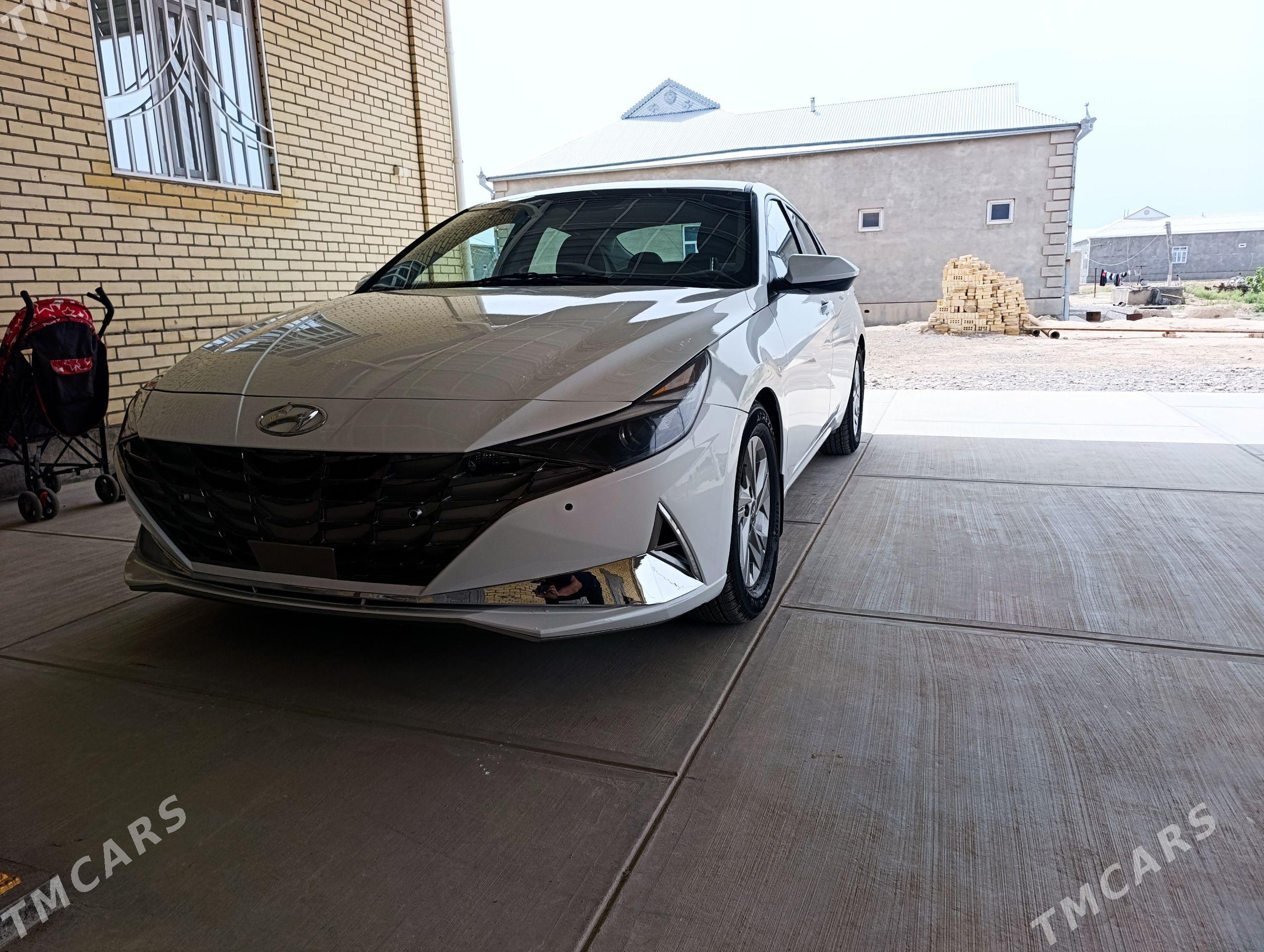 Hyundai Elantra 2021 - 250 000 TMT - Байрамали - img 1