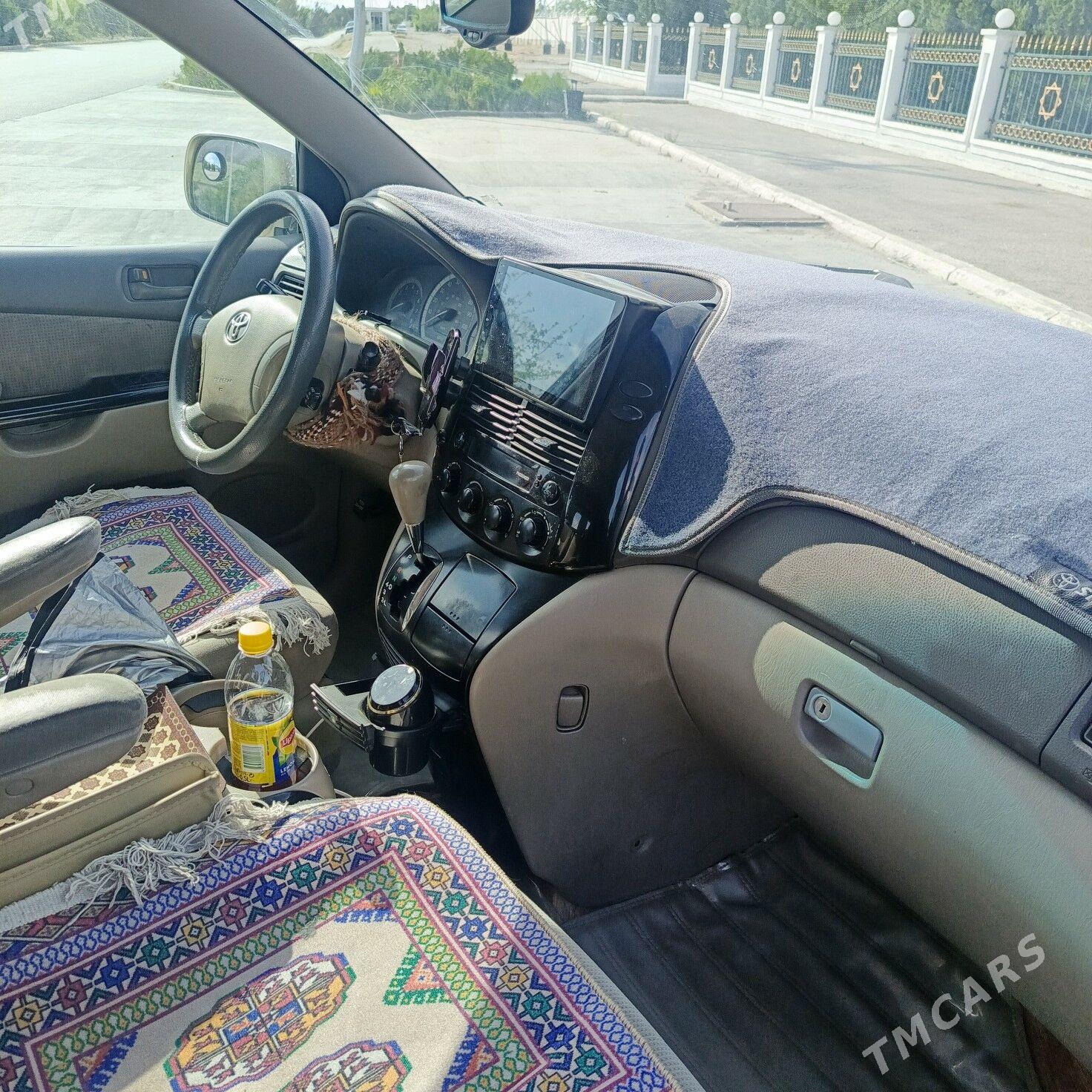 Toyota Sienna 2004 - 250 000 TMT - Балканабат - img 1