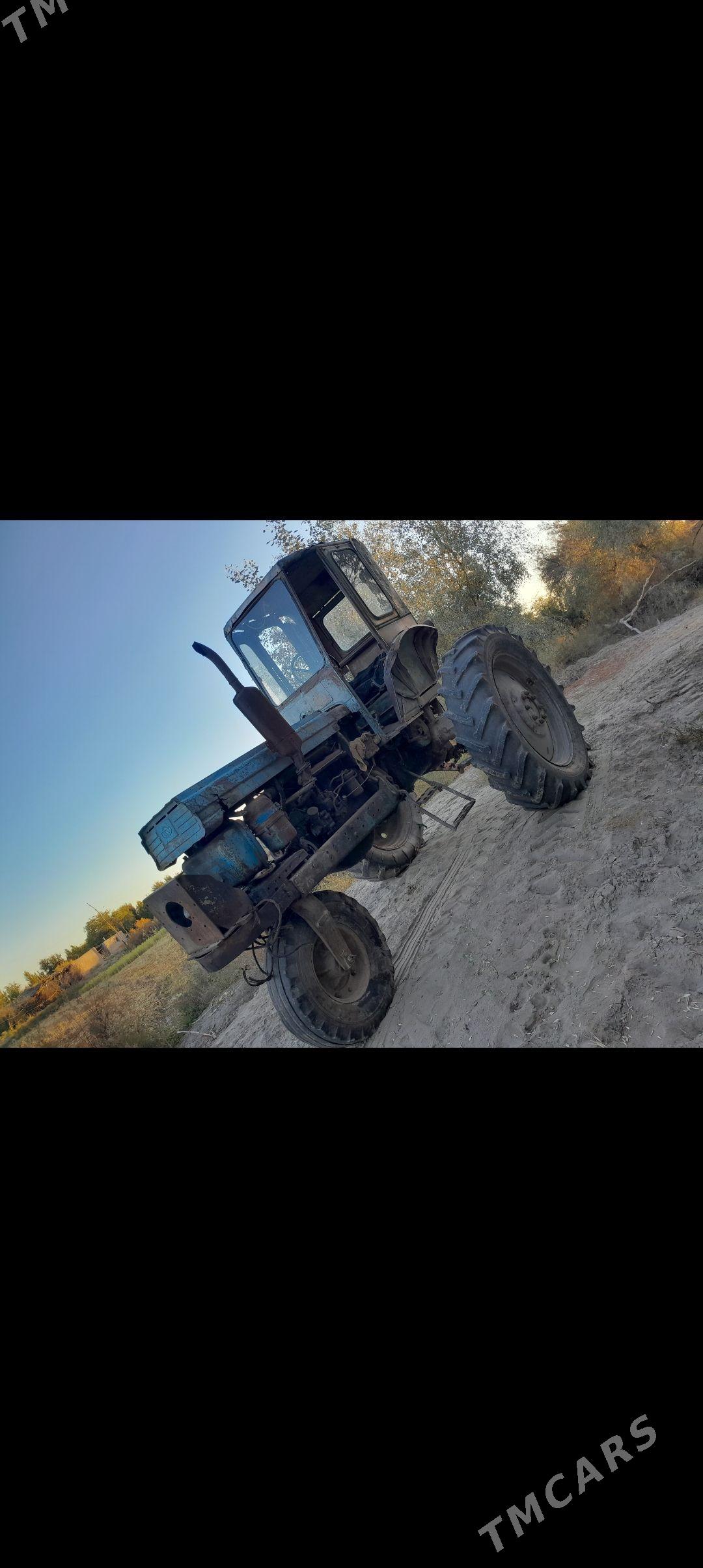 MTZ T-28 1987 - 25 000 TMT - Gurbansoltan Eje - img 1