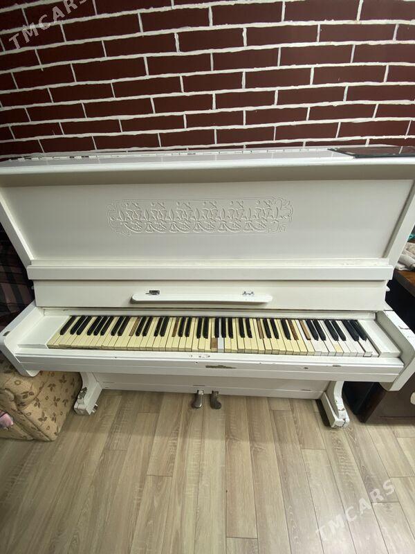 Belarus Pianino - Büzmeýin - img 1