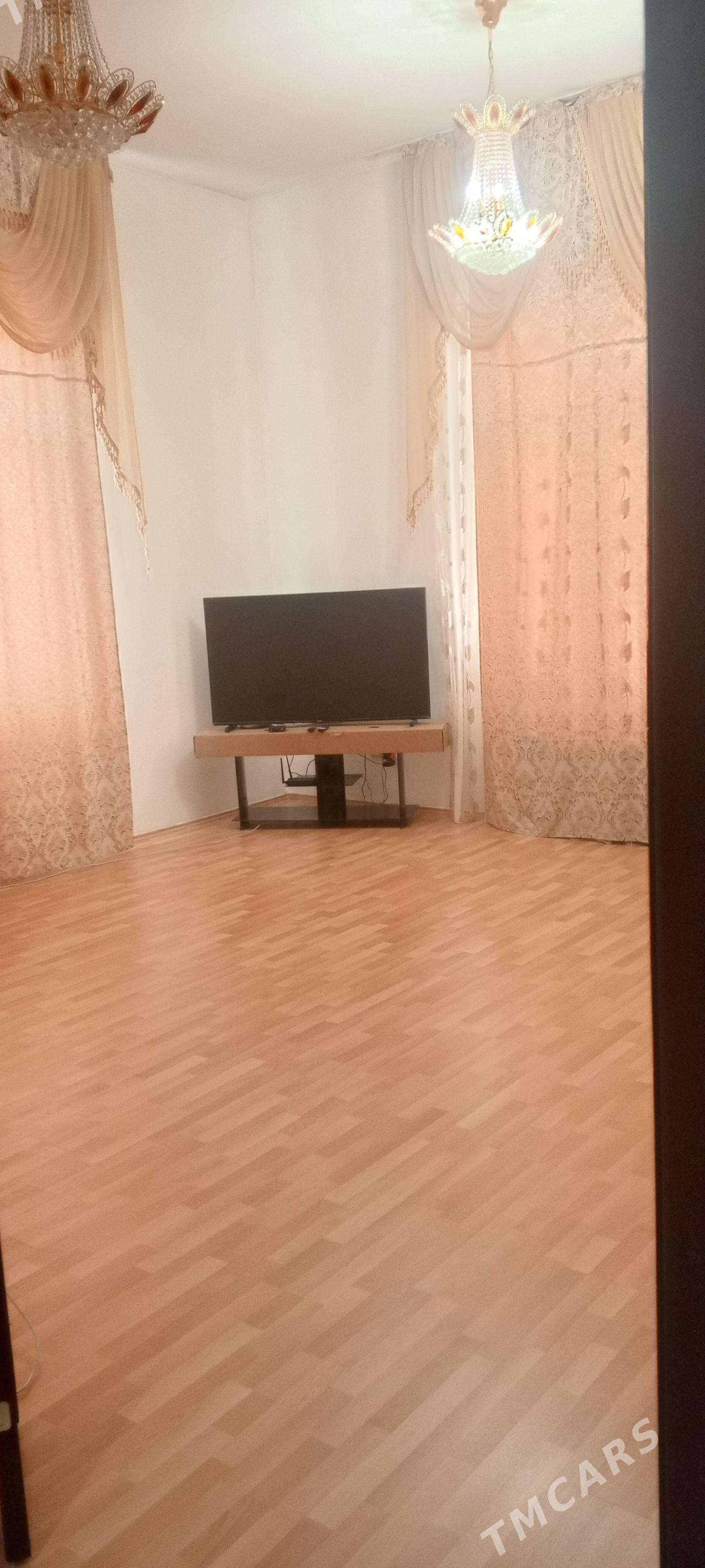 Elitka Gogyl 12/1etaš 3kom. - Ким район - img 1