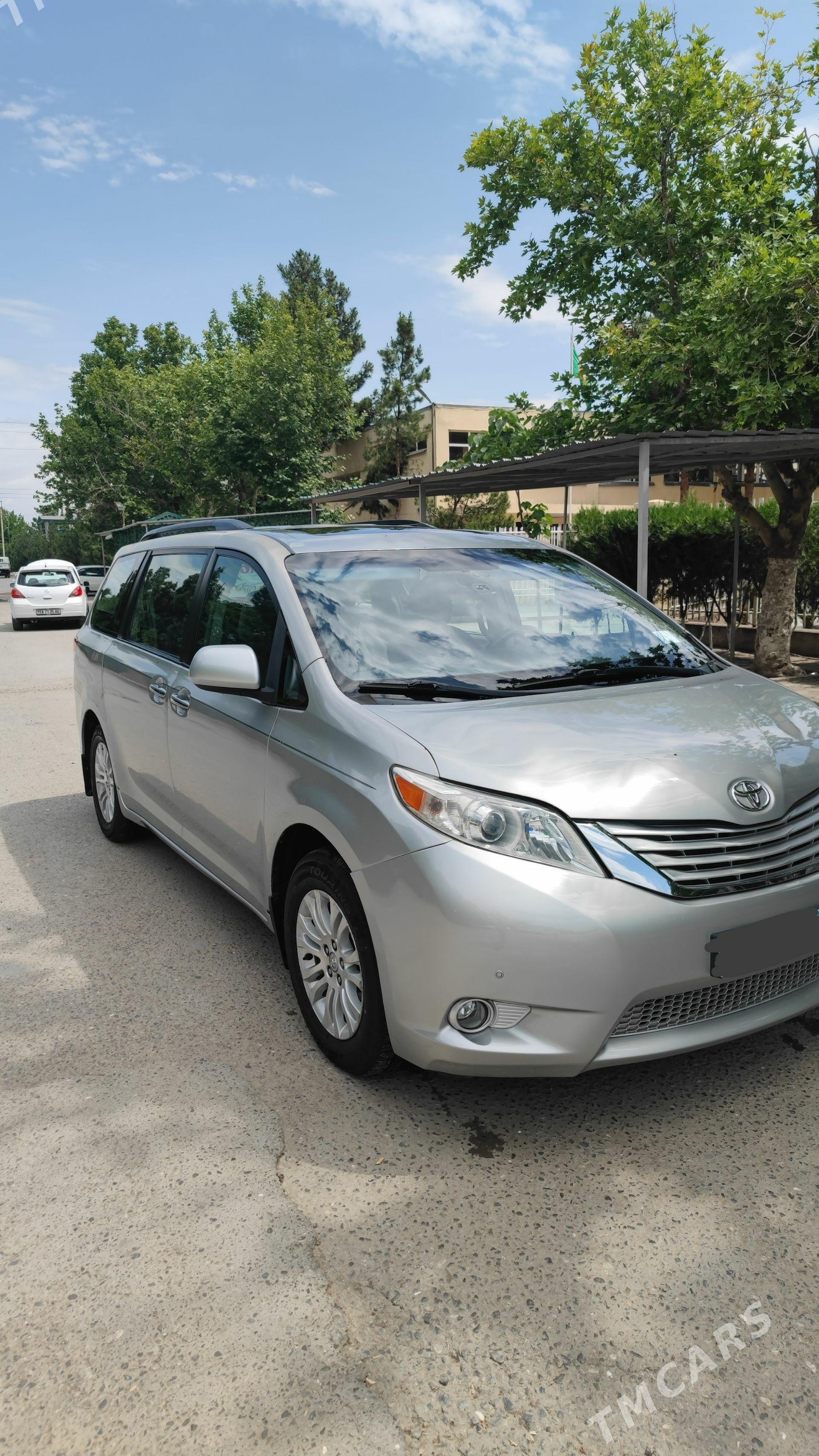 Toyota Sienna 2010 - 342 000 TMT - 30 мкр - img 1