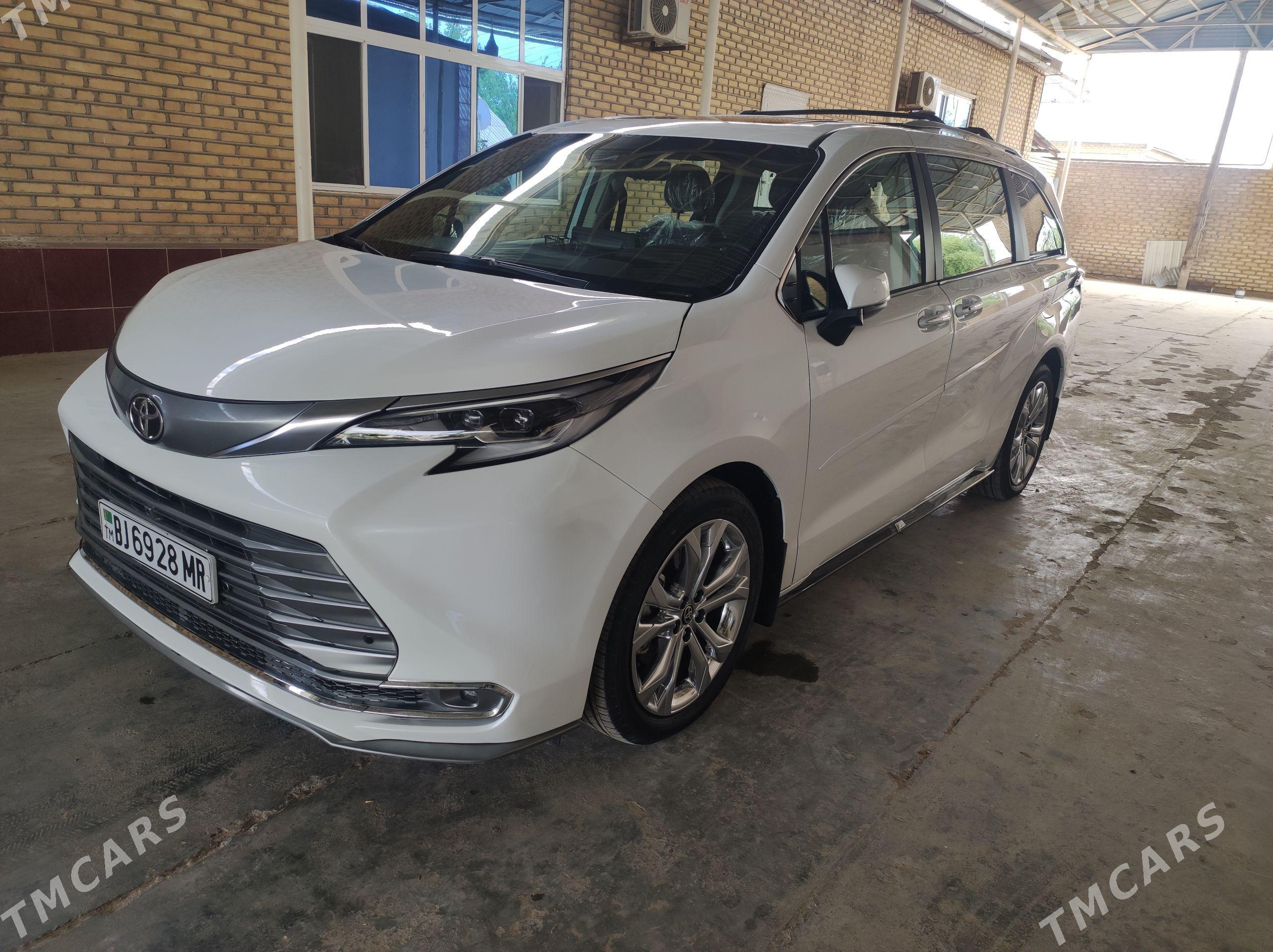 Toyota Sienna 2024 - 600 000 TMT - Мары - img 1