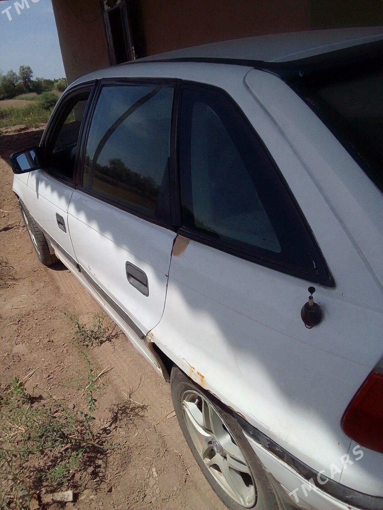 Opel Astra 1992 - 40 000 TMT - Губадаг - img 1