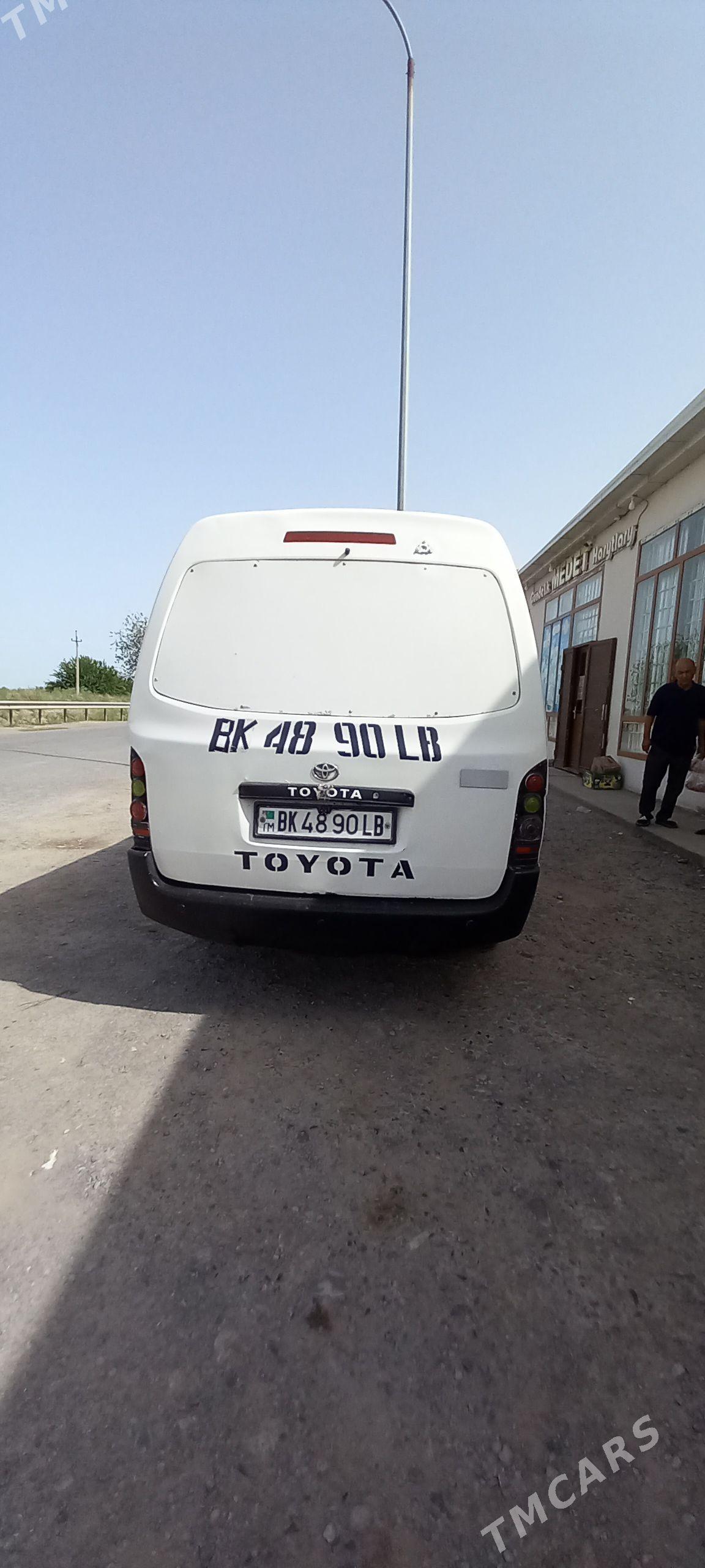 Toyota Hiace 2010 - 120 000 TMT - Farap - img 1