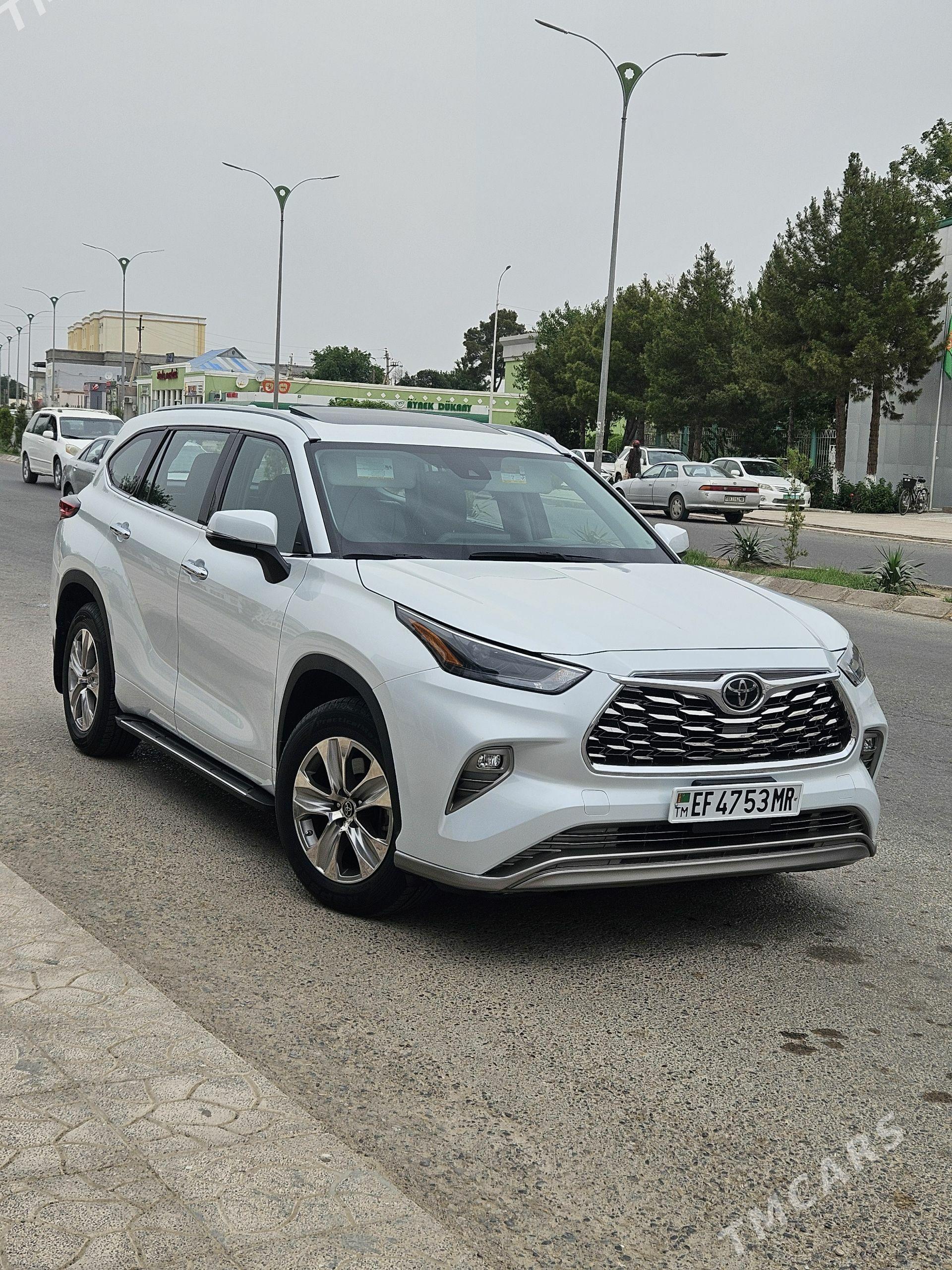 Toyota Highlander 2022 - 630 000 TMT - Байрамали - img 1