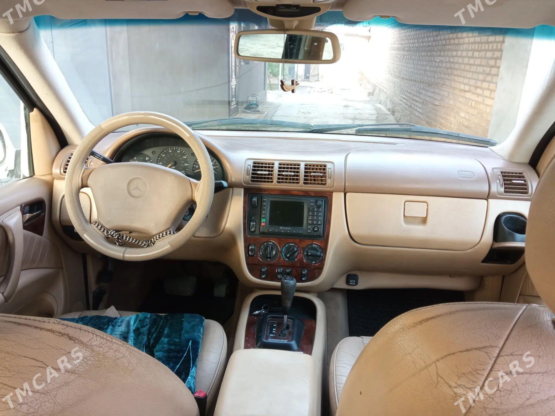 Mercedes-Benz 230E 2000 - 110 000 TMT - Байрамали - img 1